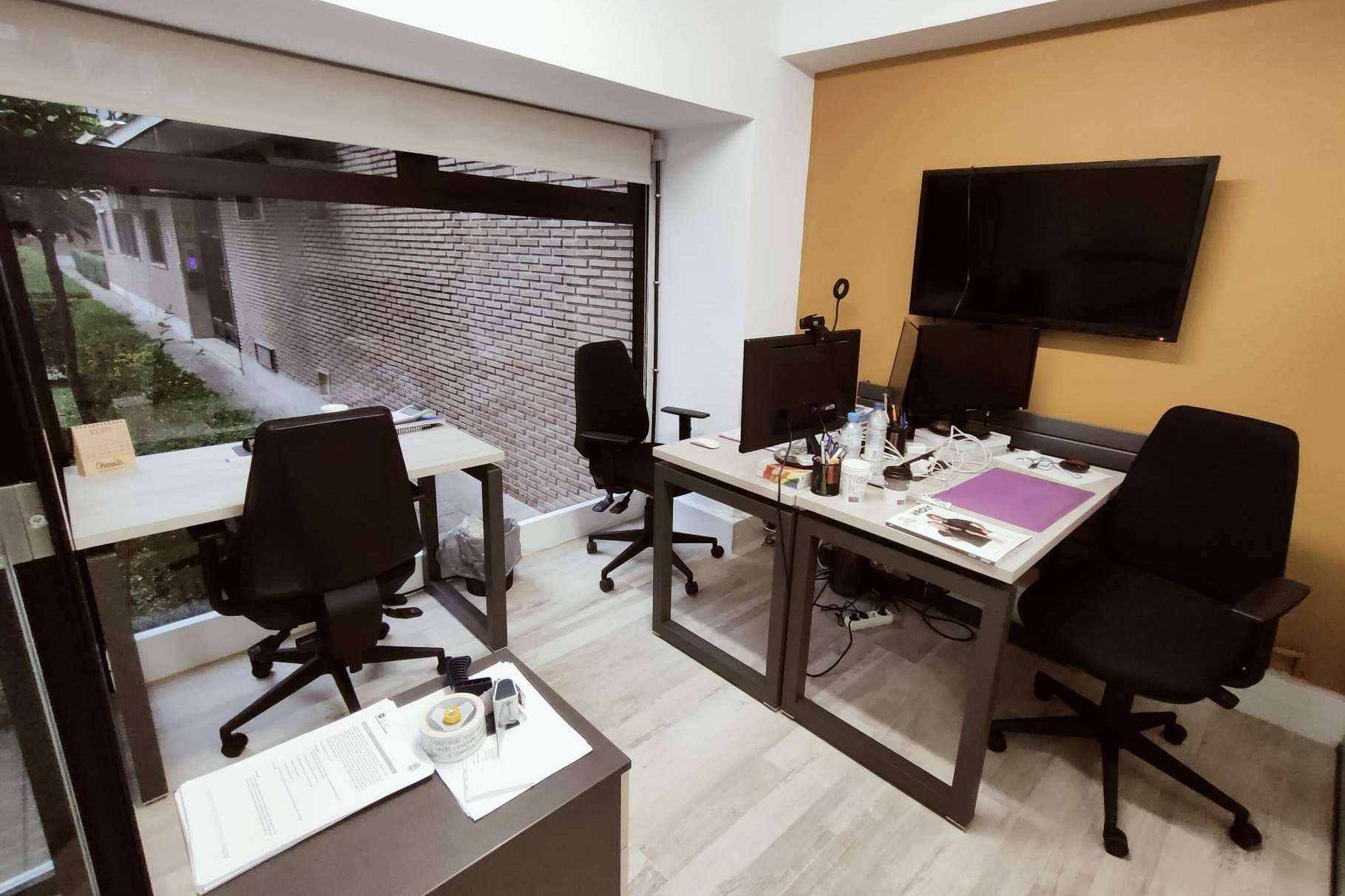 La empresa Coworking Bernabéu dispone también de despachos privados y salas de reunión