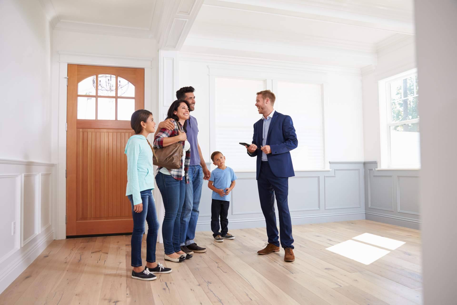 ¿Cuáles son los beneficios de apostar por una inmobiliaria sin comisiones?, por Hello House