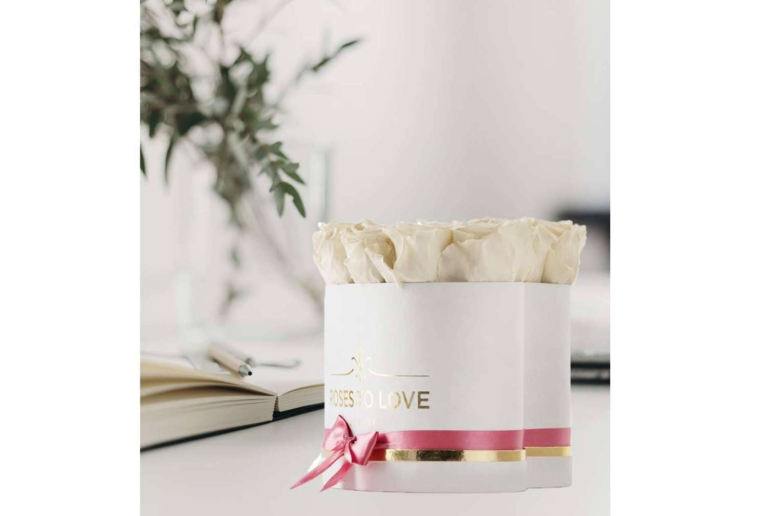 La empresa ROSES TO LOVE ofrece un nuevo modelo de decoración floral con rosas preservadas