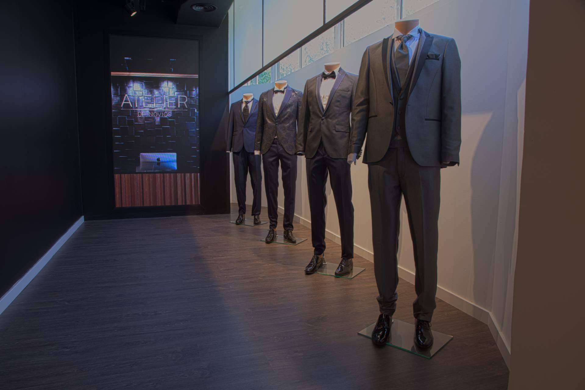 El Atelier de Bodas ofrece trajes de novio para todos los estilos