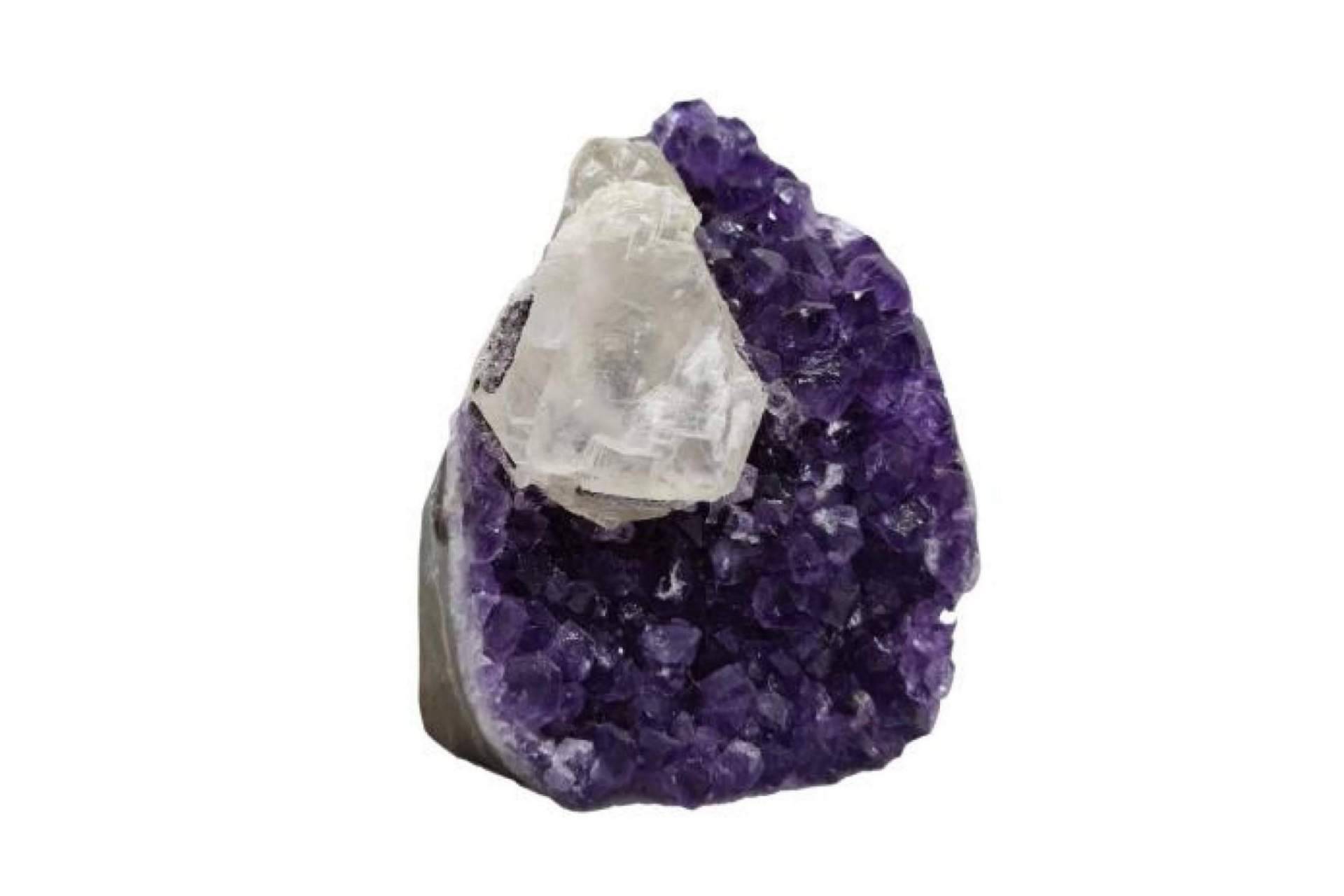 La fabricación de joyas artesanales de la mano de Piedras Naturales