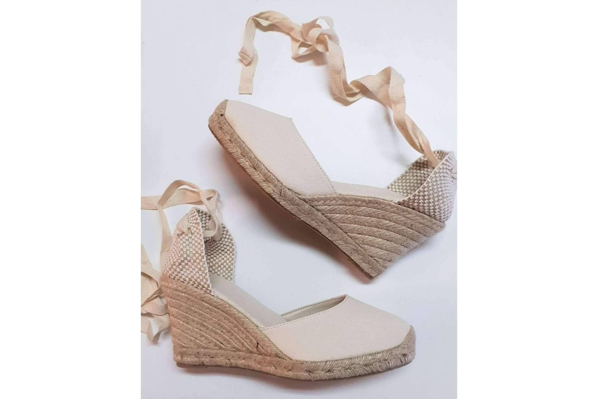 MUMICO presenta su innovadora colección de alpargatas de novia