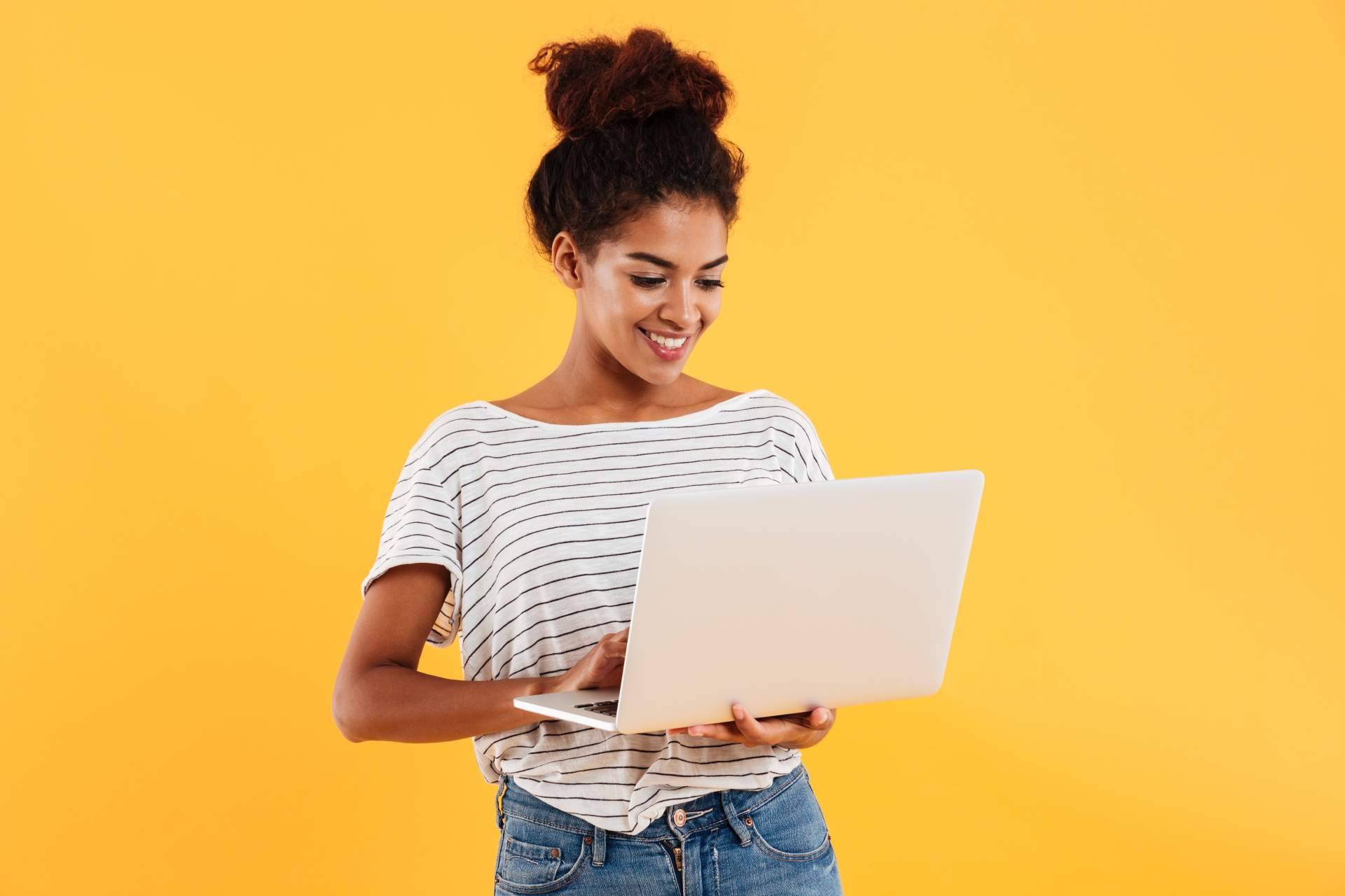 Reparar Ordenadores se encarga del cambio de la pantalla del Apple Macbook de todos los modelos