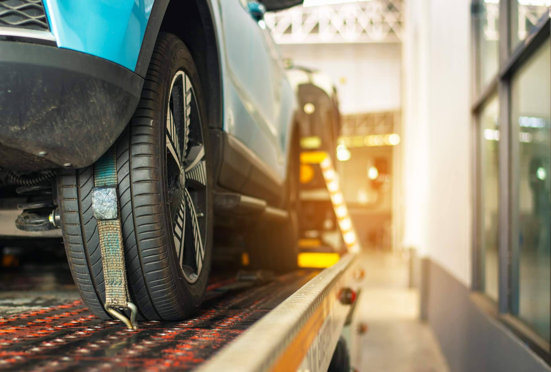 ¿Cómo realiza Transportamos Tu Coche el servicio de recogida de transportes averiados?