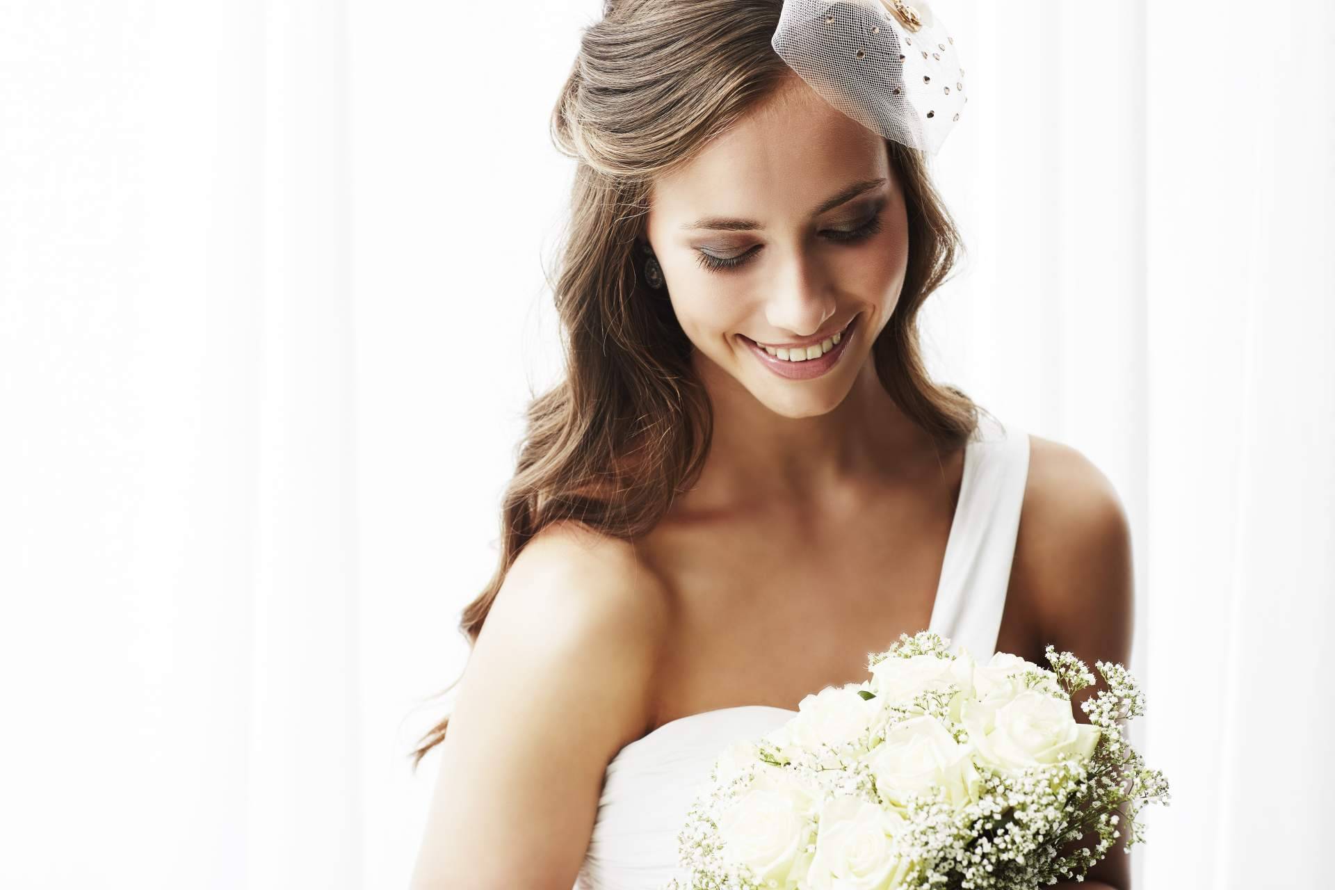 ¿Por qué el maquillaje con aerógrafo se ha convertido en la tendencia de las novias? Las claves de su éxito según Bárbara Montes