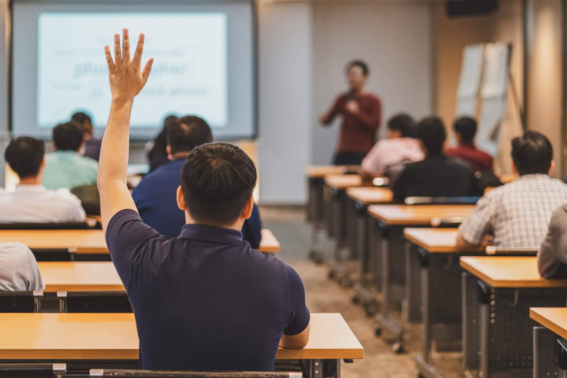 Escuela Pàlcam y las previsiones del mercado laboral en 2030 y ofertas de empleo para los titulados en ciclos formativos