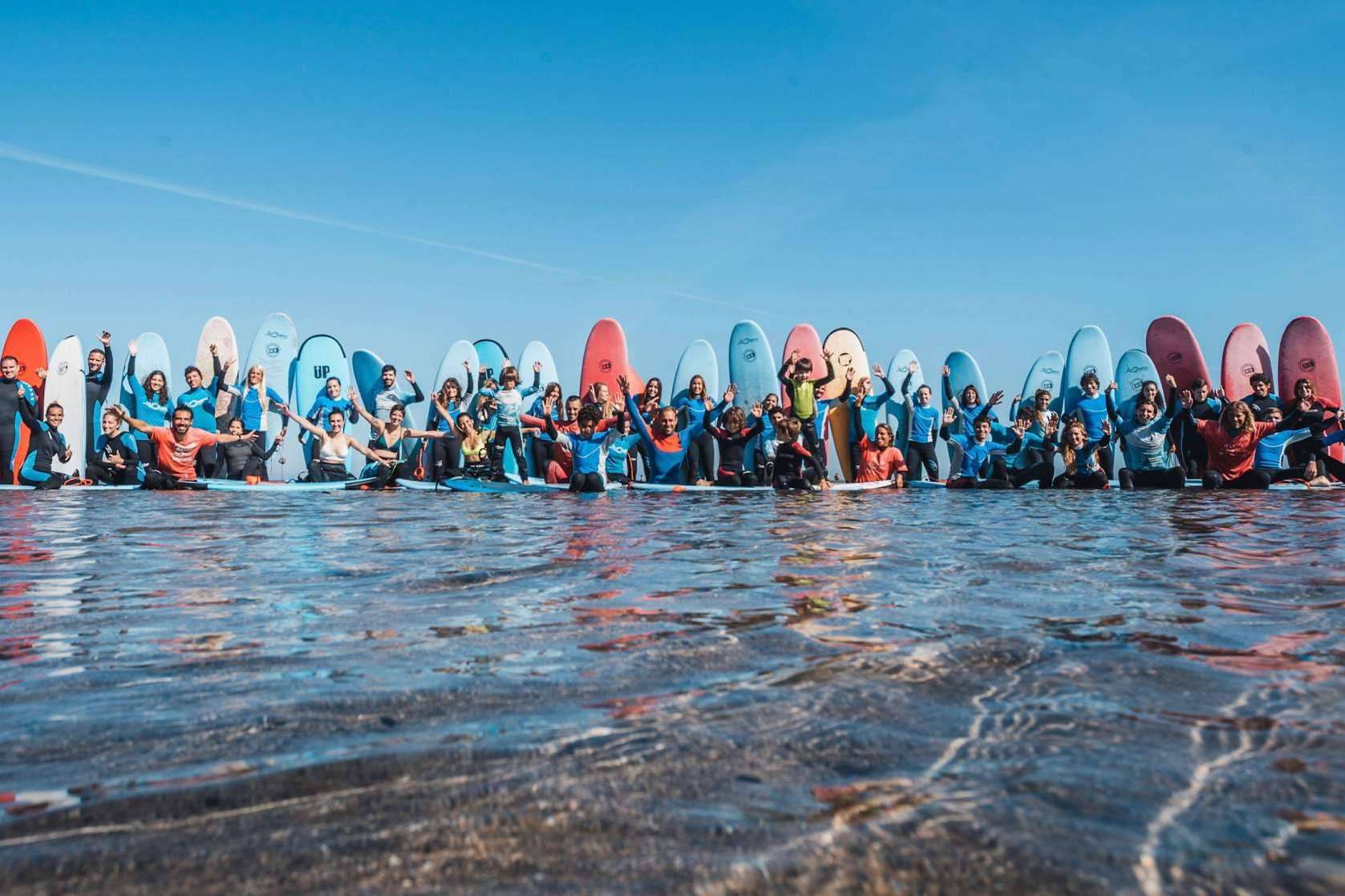 ¿Qué actividades ofrece Family Surfers - Las Dunas?, el surfcamp ubicado en Salinas
