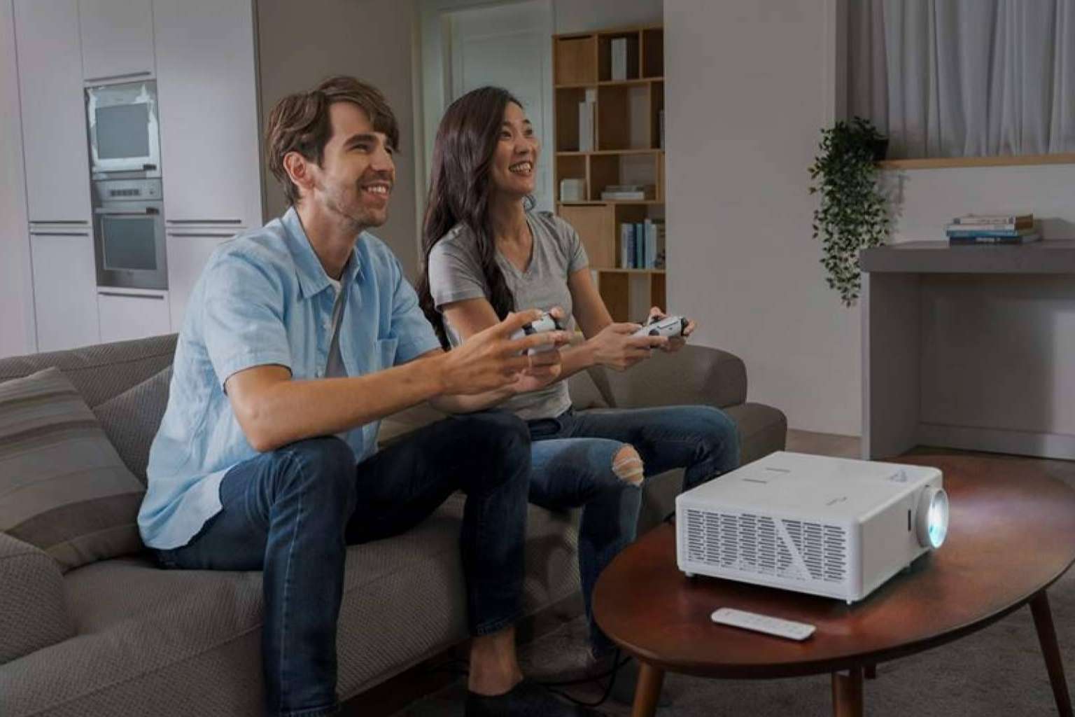 Ver cine, series, deportes o jugar a videojuegos en casa con las últimas tecnologías de proyectores