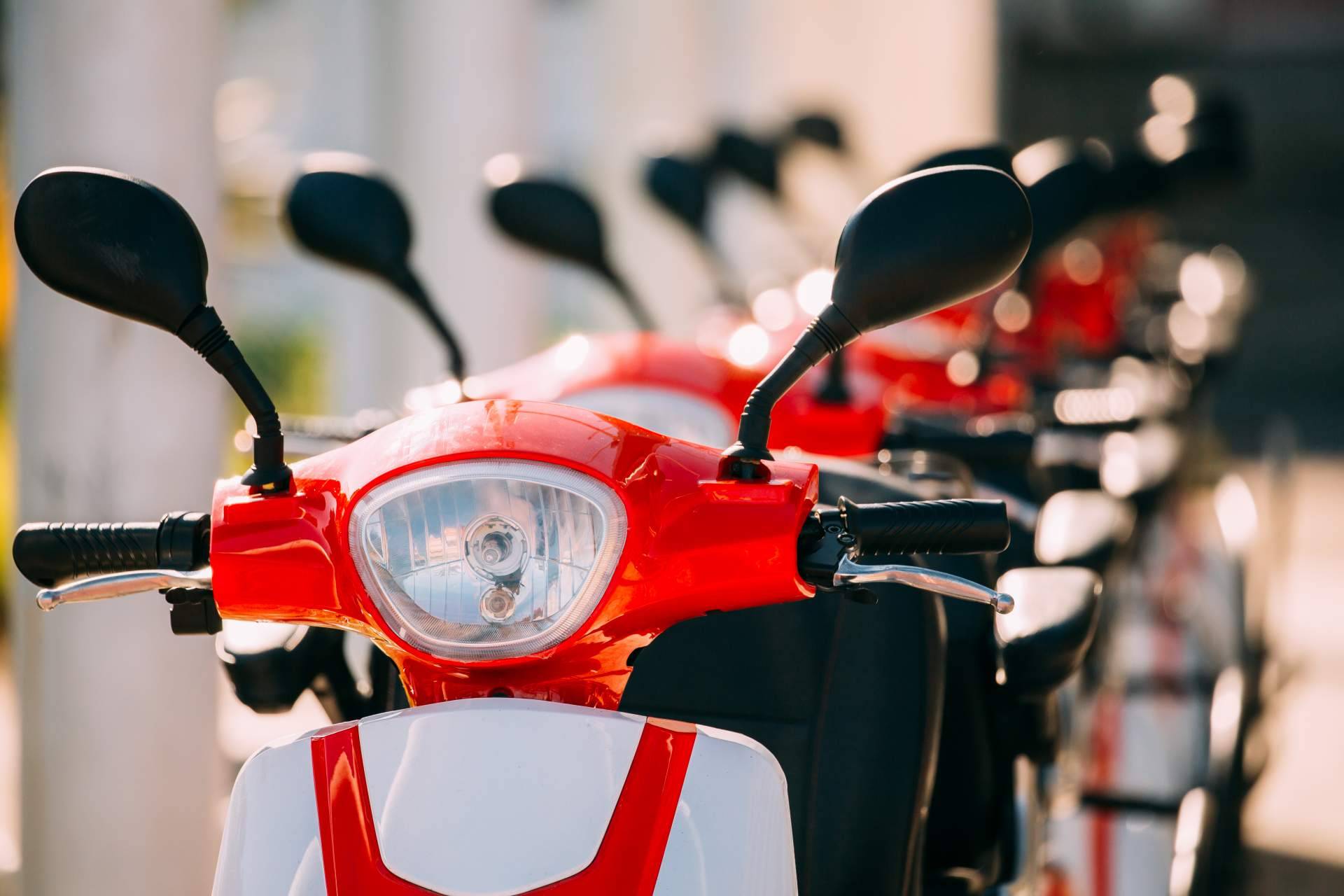 Las subvenciones en la compra de motos eléctricas, de la mano de Emotobike