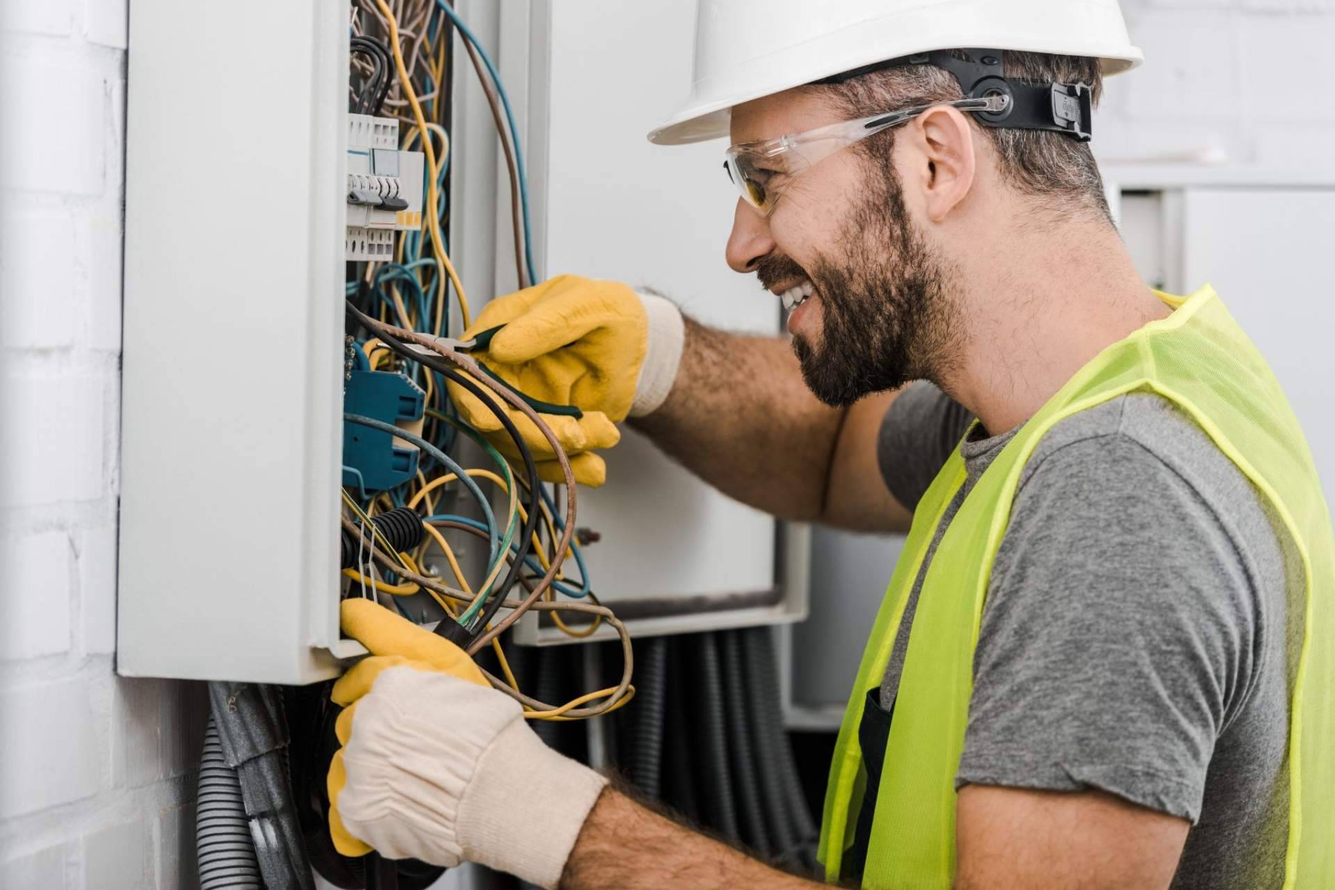 Distribución de material eléctrico de Schneider Electric, de la mano de Cadenza Electric