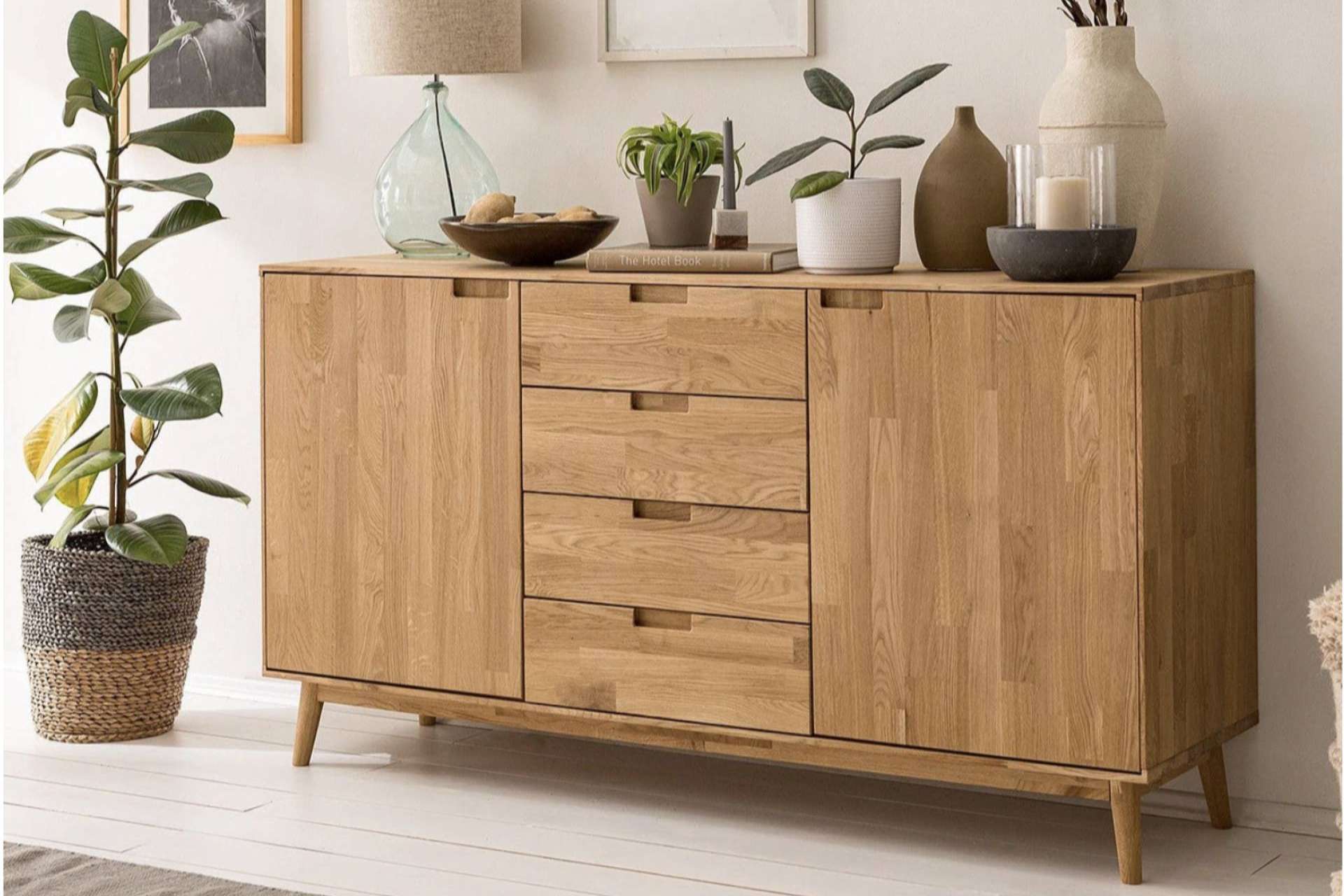 Cómodas de madera y aparadores de diseño nórdico en la tienda Roble Store