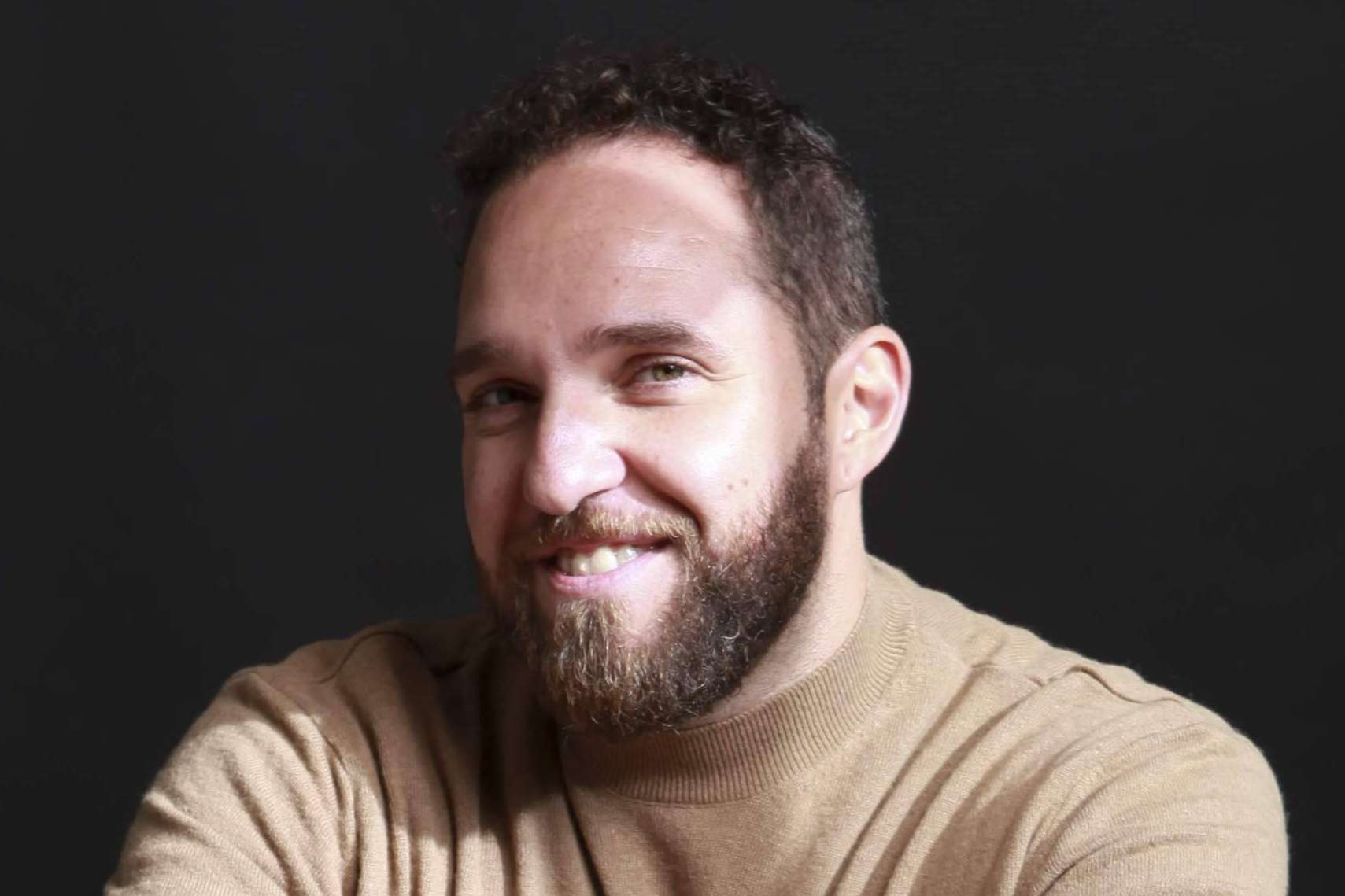 Mikel Rufián proporciona sistemas de contrainteligencia y ciberseguridad en casos de espionaje cibernético