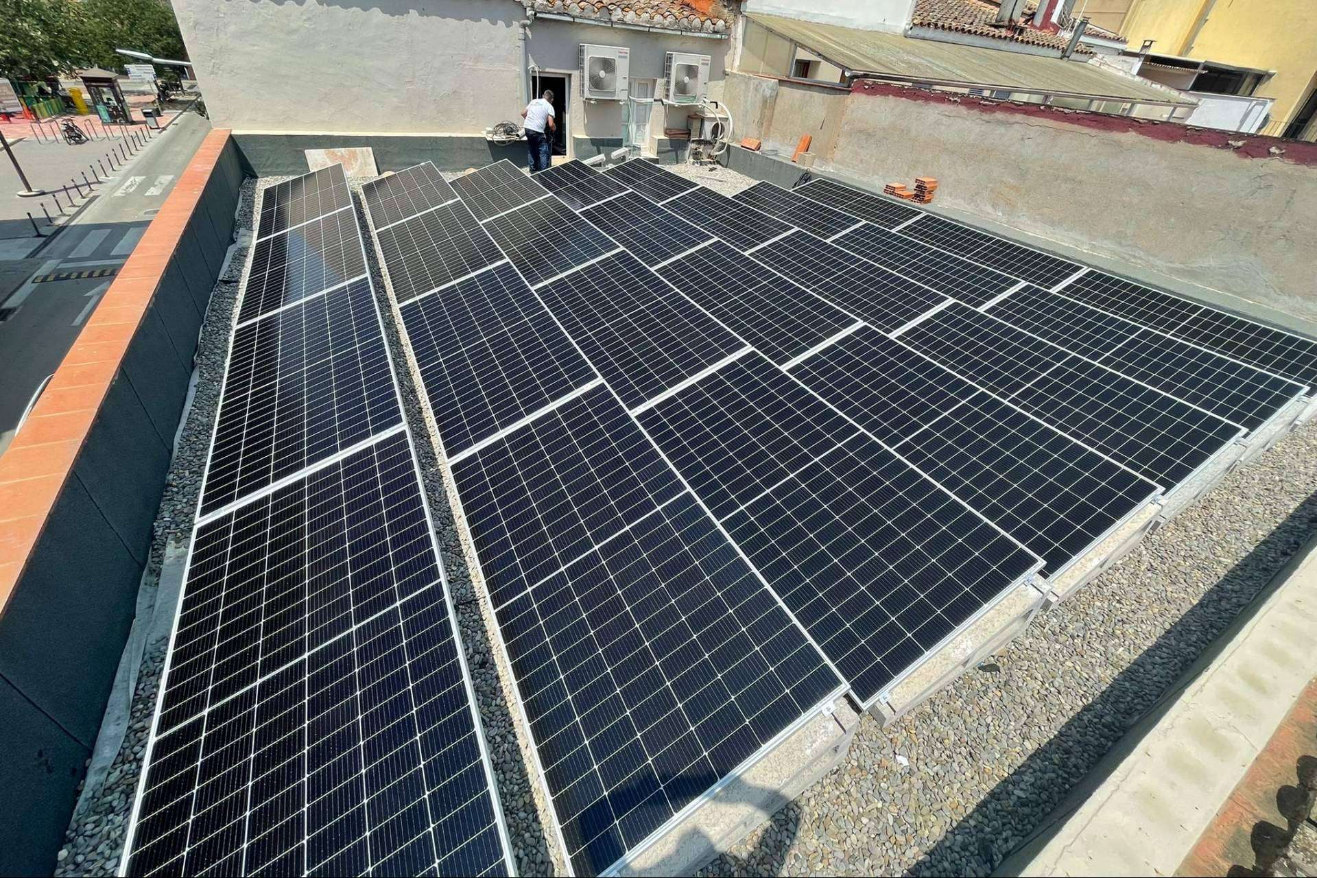 Los beneficios de la instalación de placas solares para el autoconsumo, por Sereco Energía