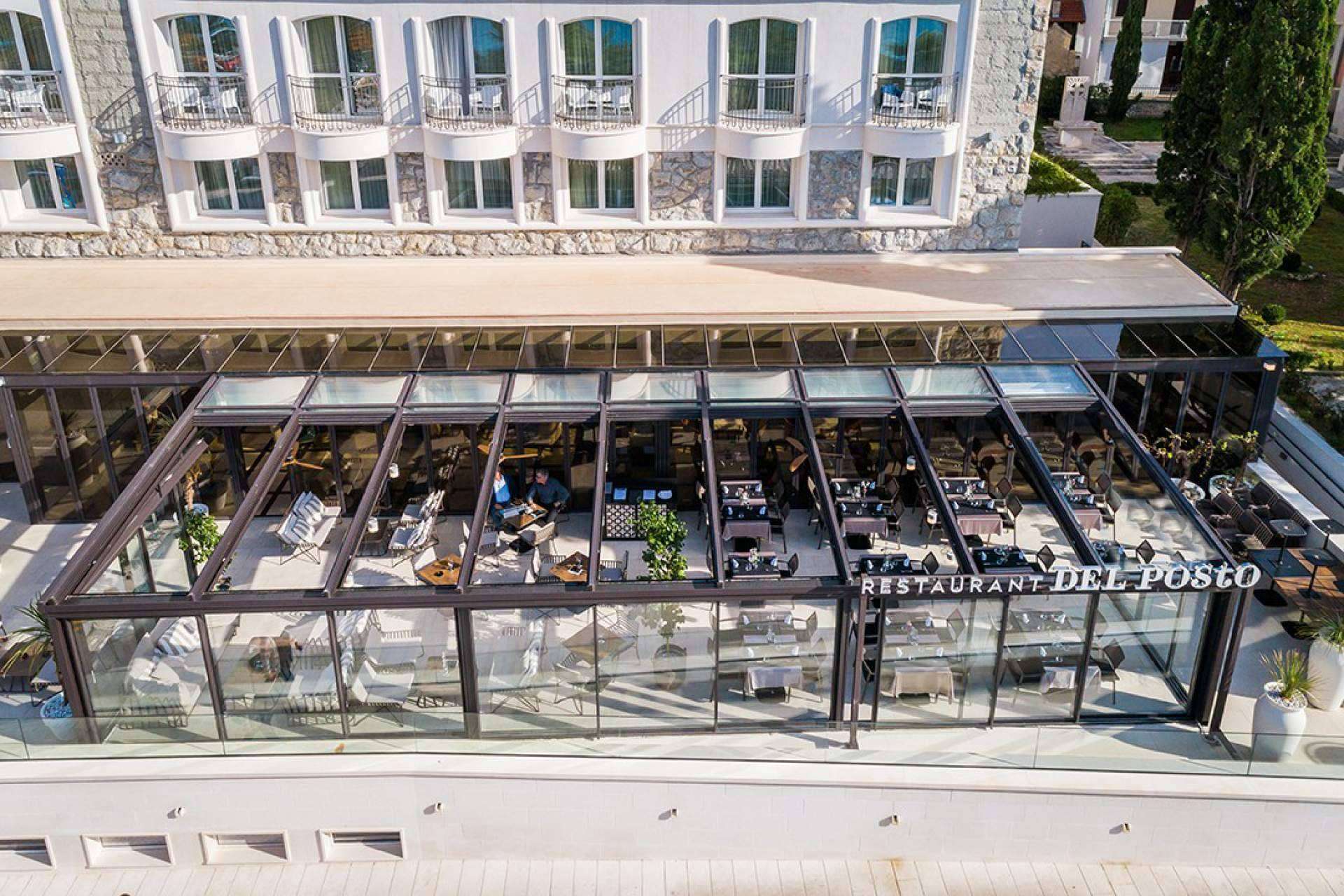 Techos móviles para restaurantes con Airclos