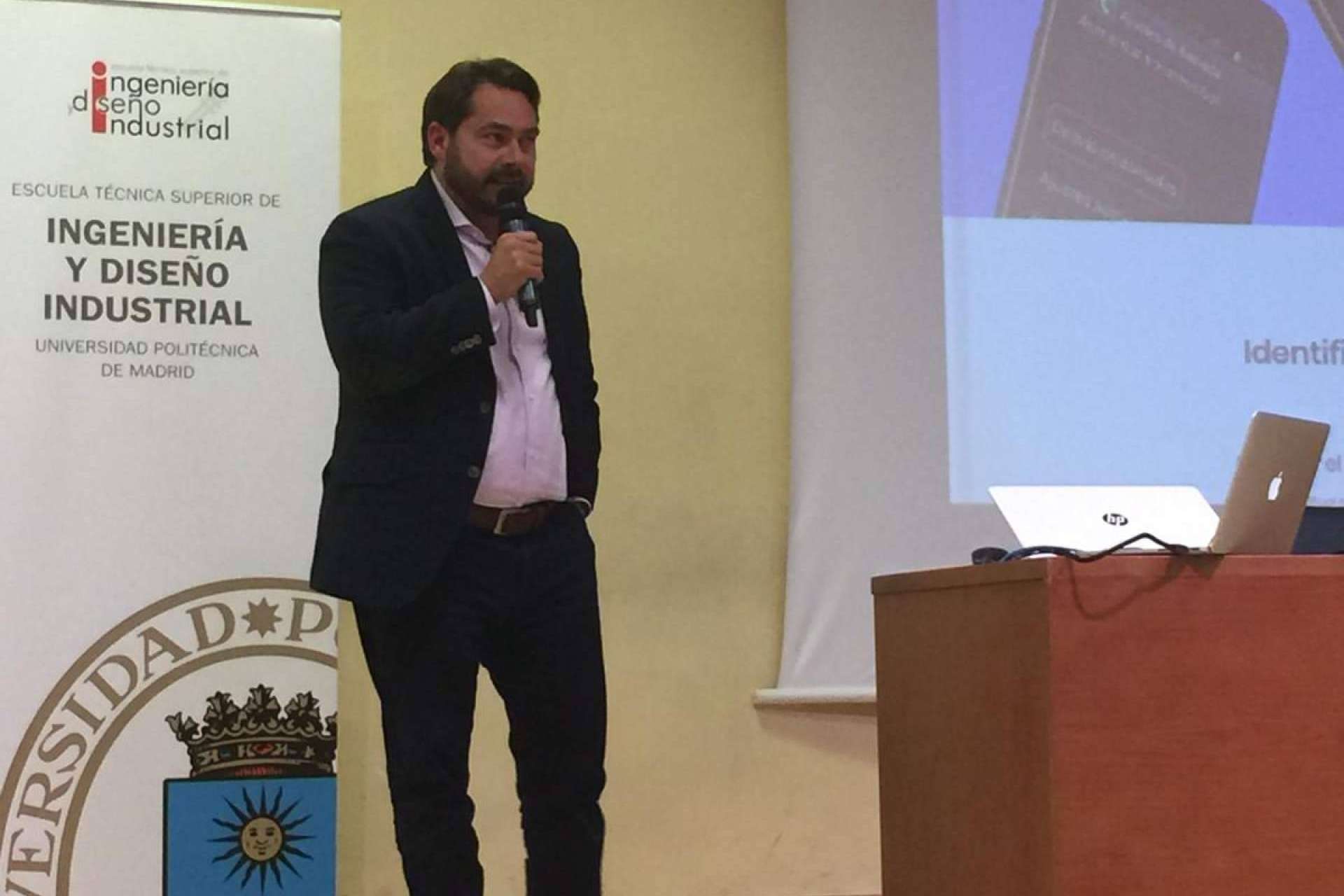 Cómo saber si la pareja controla el móvil, por GlobátiKa Peritos Informáticos
