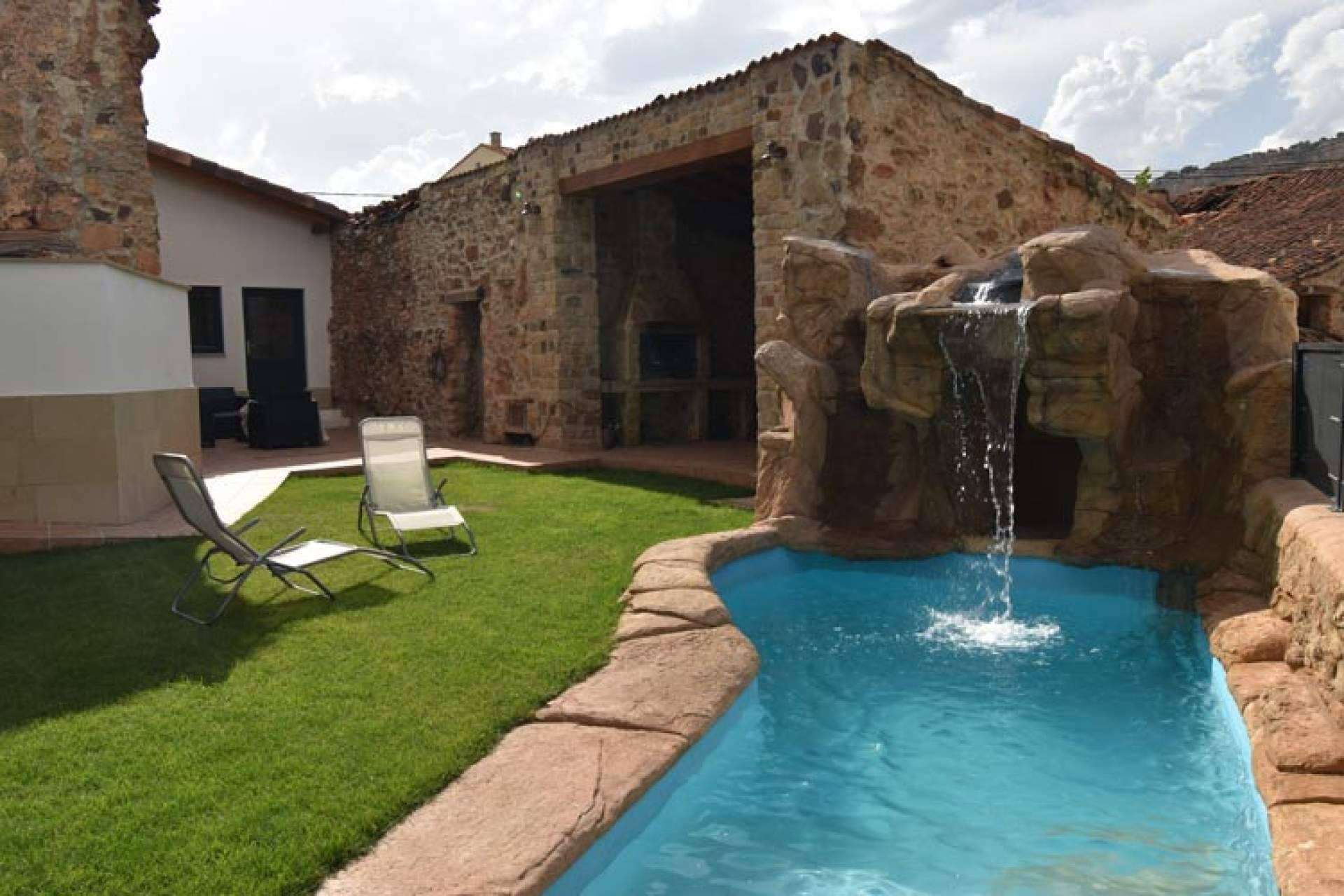 Casa Rural La Cueva del Agua, la casa rural de Soria que compensa su huella de CO2
