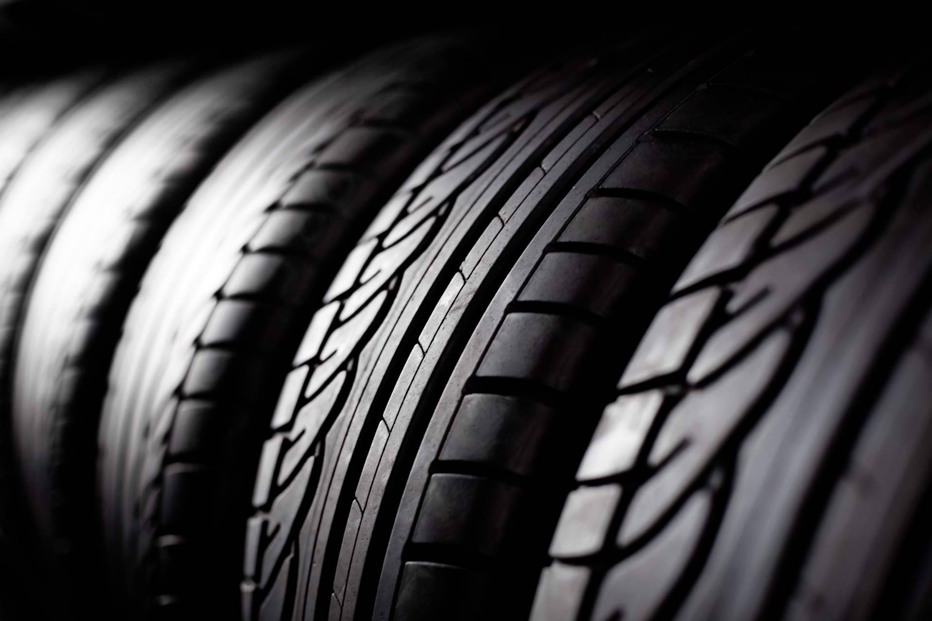 La red de talleres BlackTire permite cambiar neumáticos y llevarse regalos