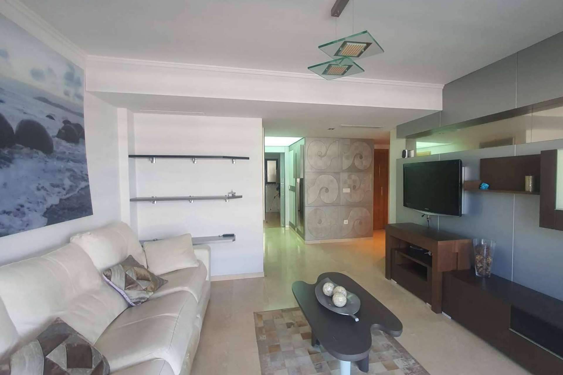 Servicios de fotografía, vídeo y tours 360º para la venta de inmuebles en En MICASA que es la suya