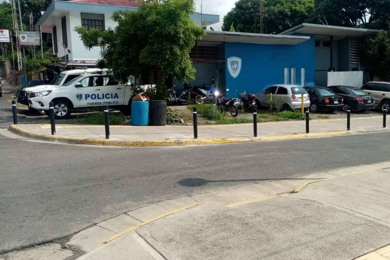 Abadecom finaliza la instalación de las pilonas rígidas de plástico reciclado en Costa Rica
