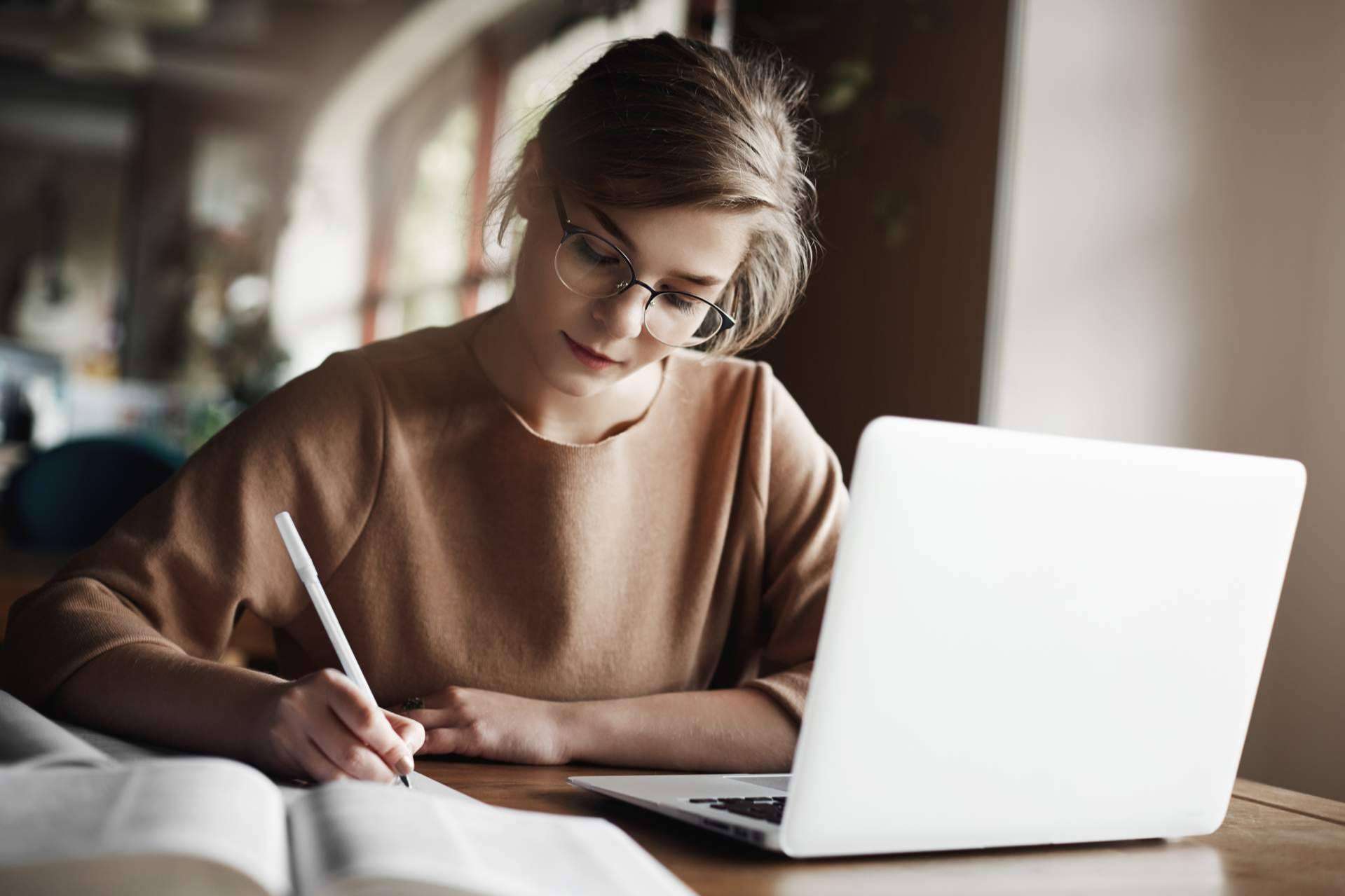 El futuro de la escritura y la autopublicación con una editorial con servicios a medida
