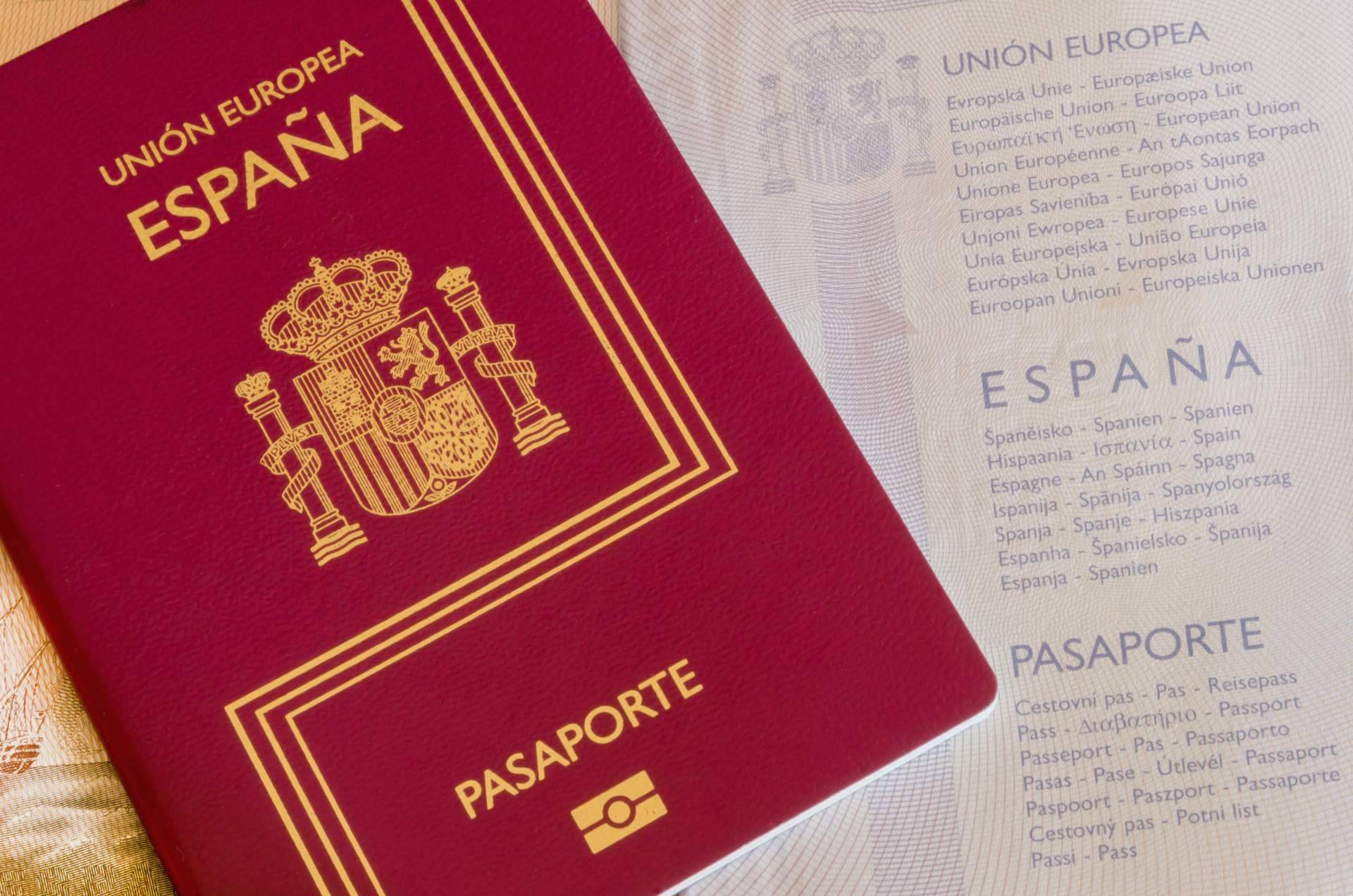 Nacionalidad Española por residencia en España con Cristina Griga