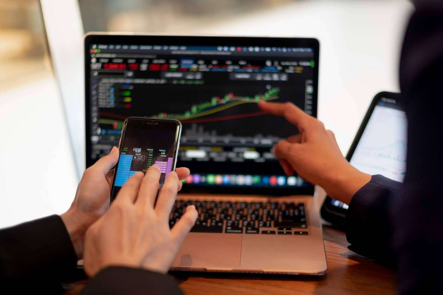 Formación especializada para traders con el servicio Trader Pro de Impulso Bolsa