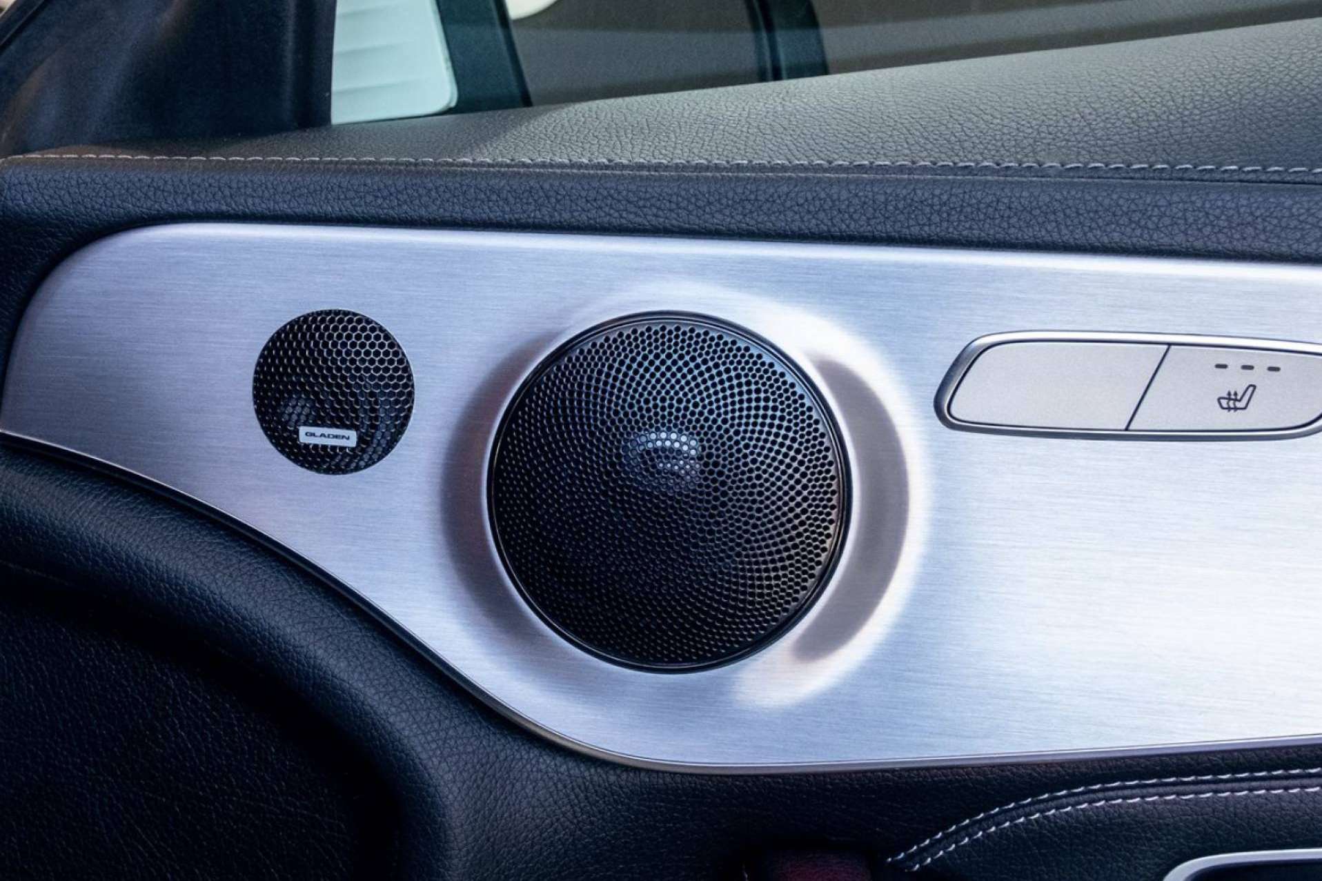 Instalar amplificadores y altavoces de la mano del equipo profesional de Madrid Audio