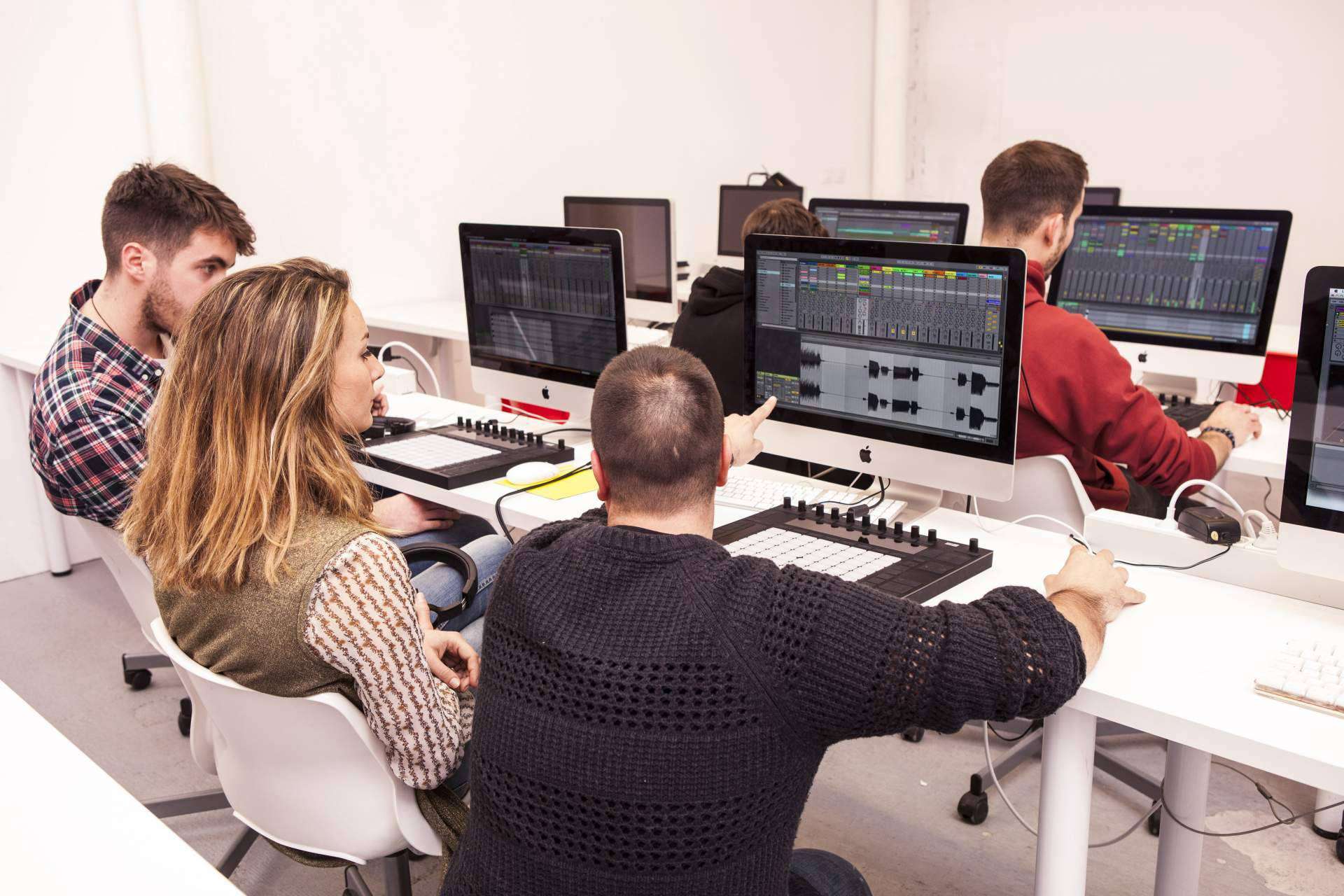 Formarse en un curso de producción musical electrónica a través de Eumes