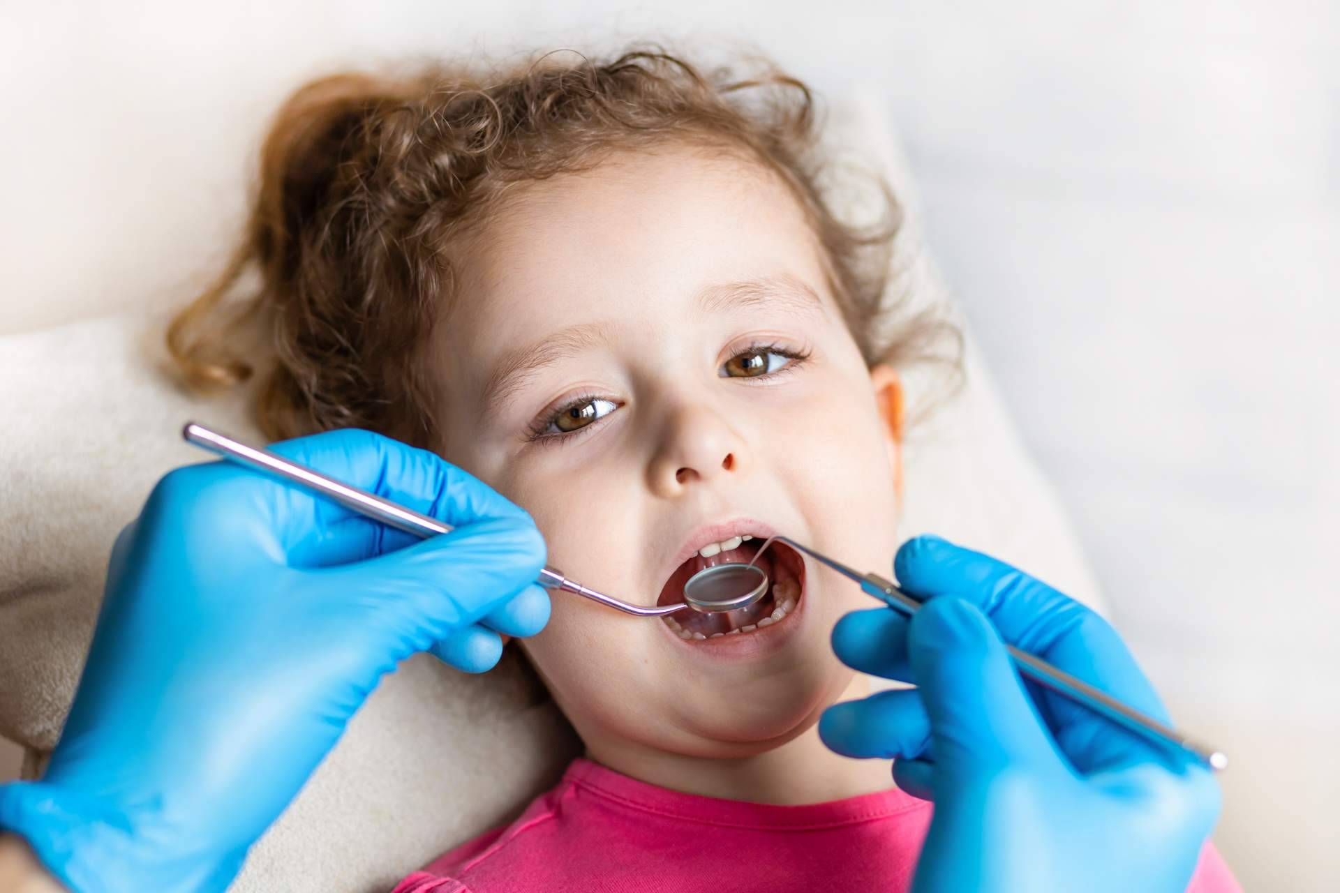 Clínica dental de Chamartín para cuidar la salud bucodental de un hijo