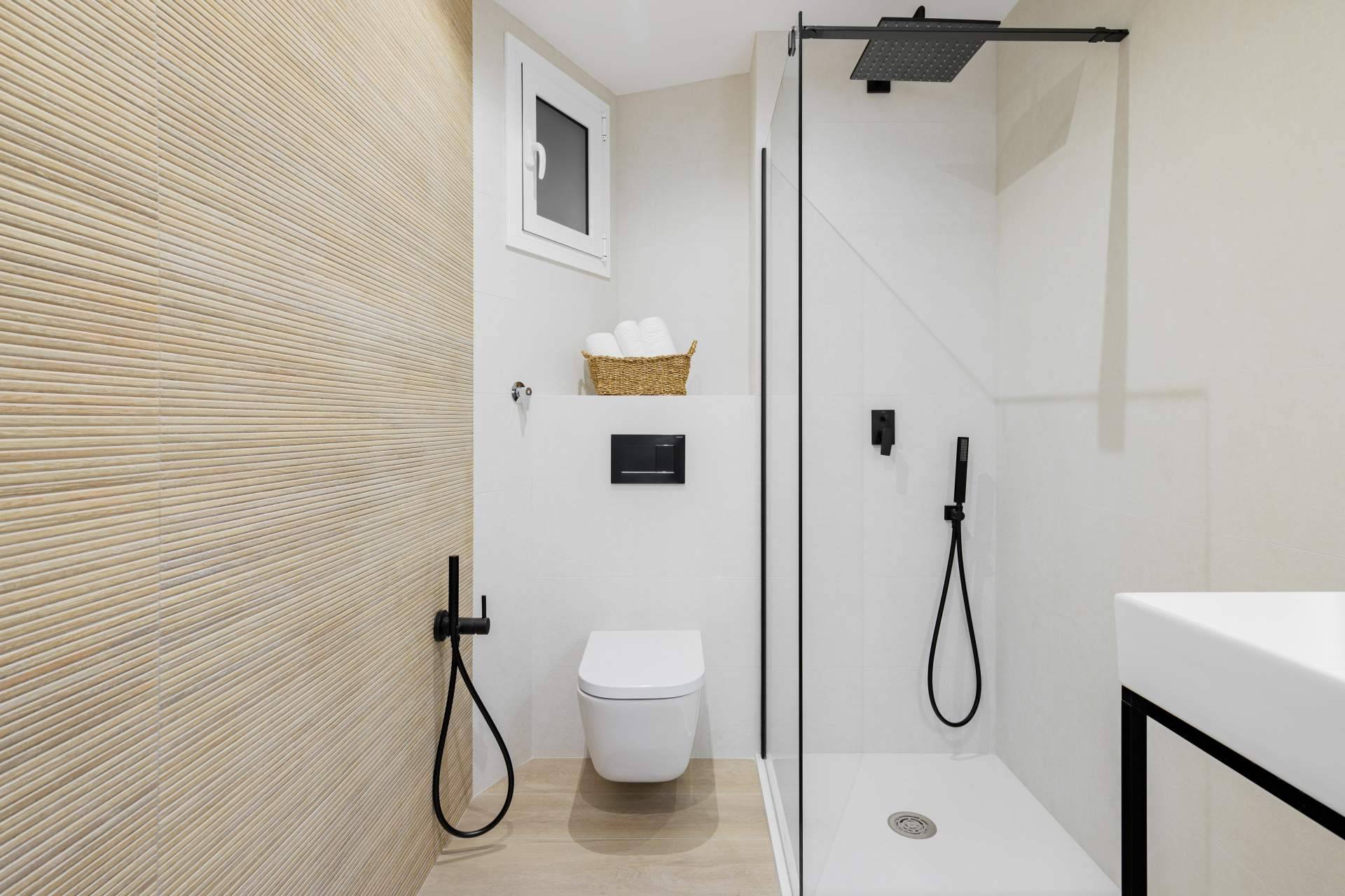 Reformar un baño con un equipo profesional como Ajax Reformas