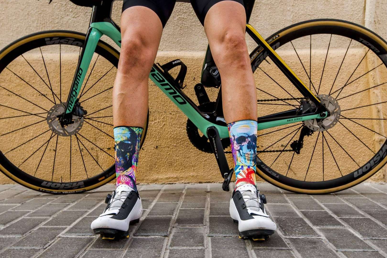 Maldita Buena Suerte ofrece calcetines ciclismo y running de calidad y de diseño