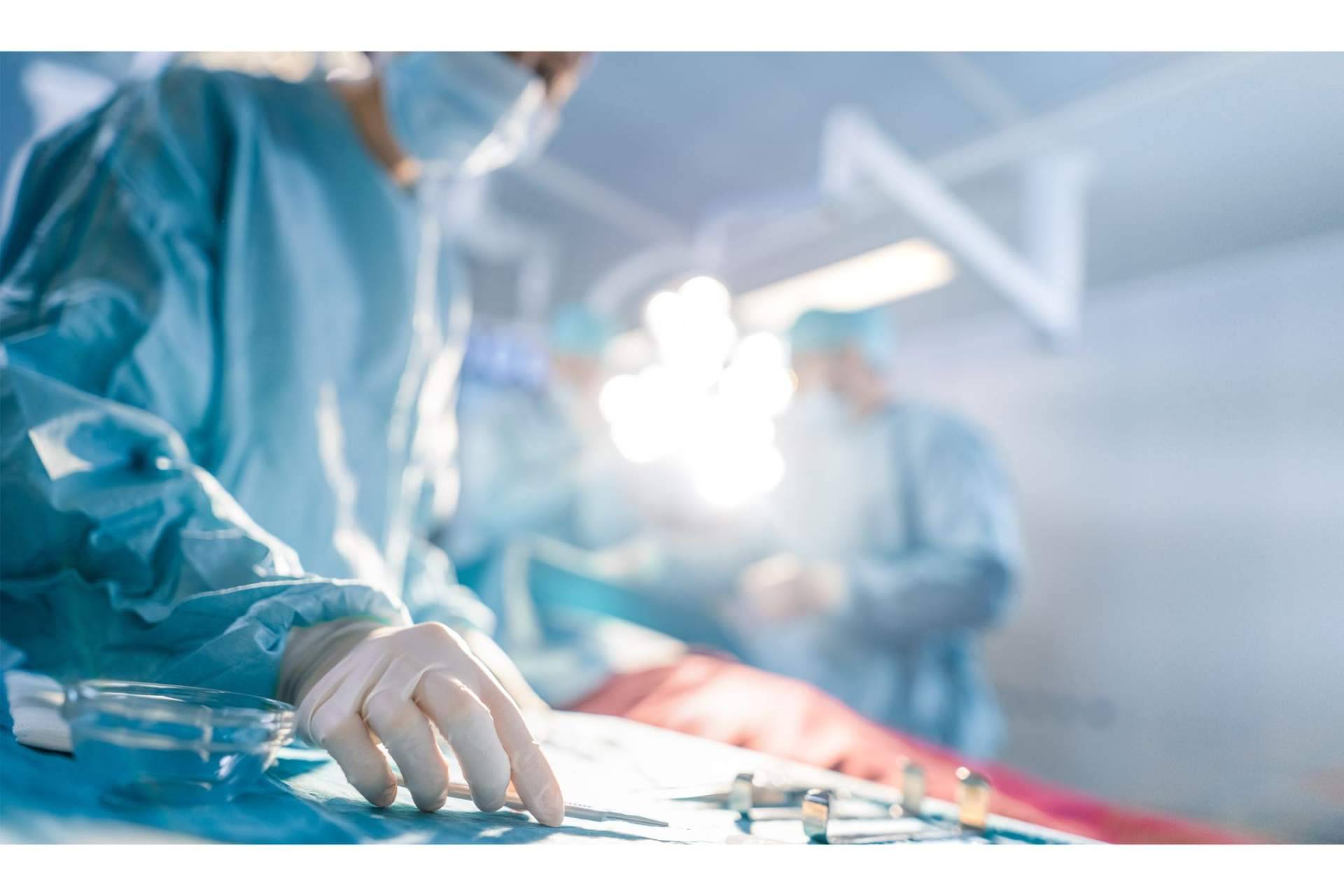 Dr. Roldán, un reconocido cirujano plástico de Barcelona en A2Clinic