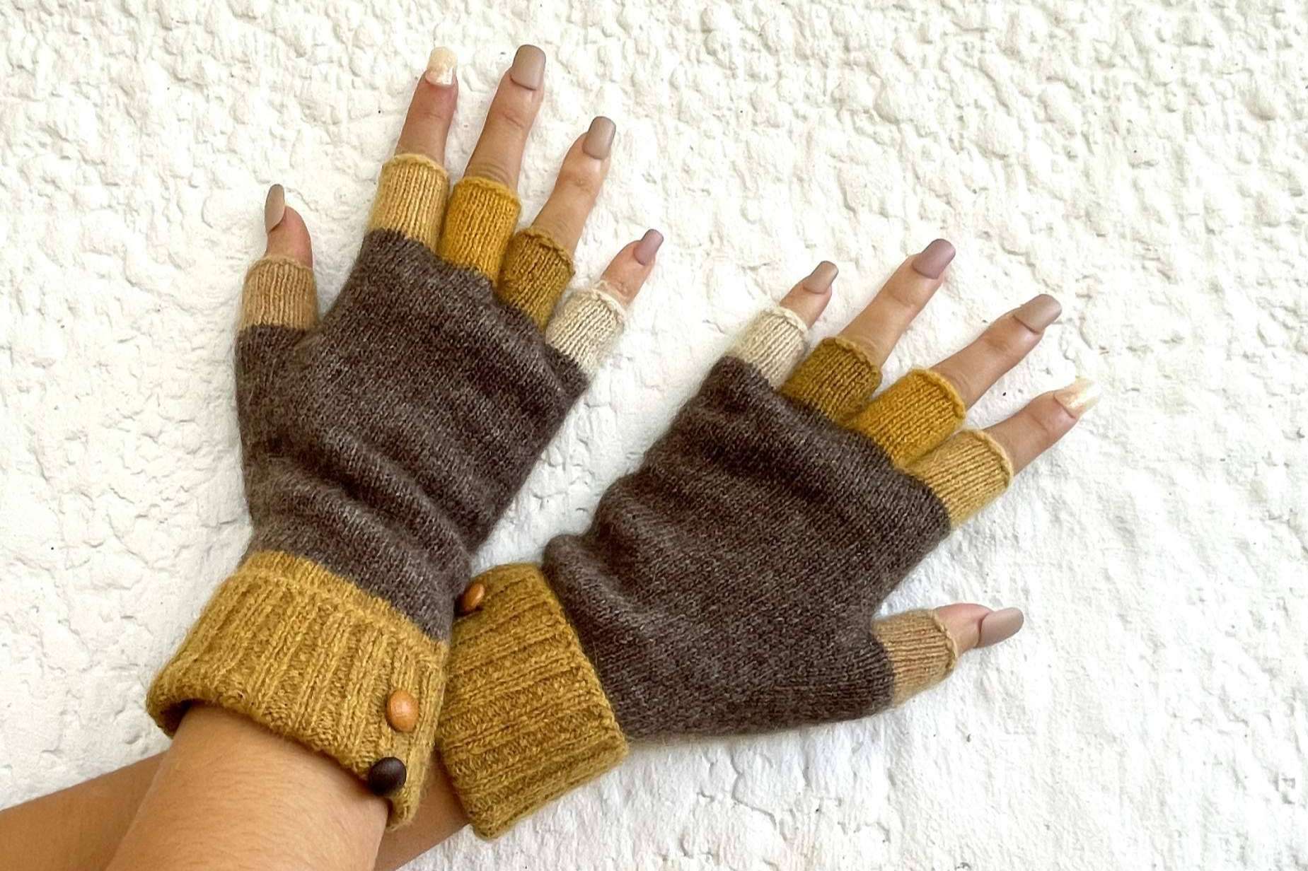 El complemento de moda en Santacana, los guantes mitones