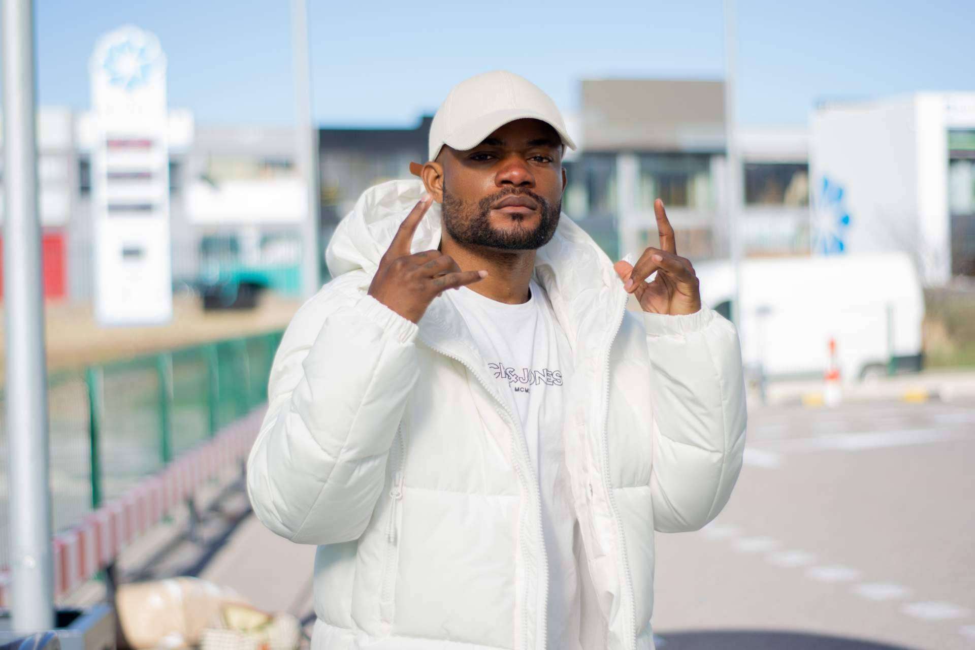 El joven productor Ayomo vuelve a la música con su nuevo single Afrotrap