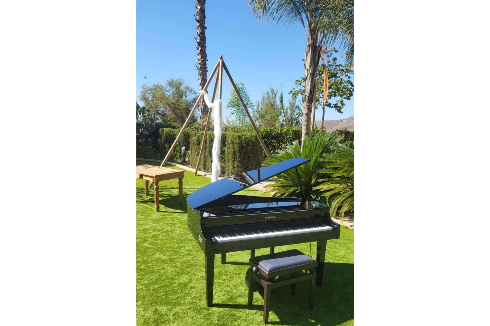 Alquiler de piano con o sin pianistas para eventos de empresa, de la mano de Piano Para Eventos