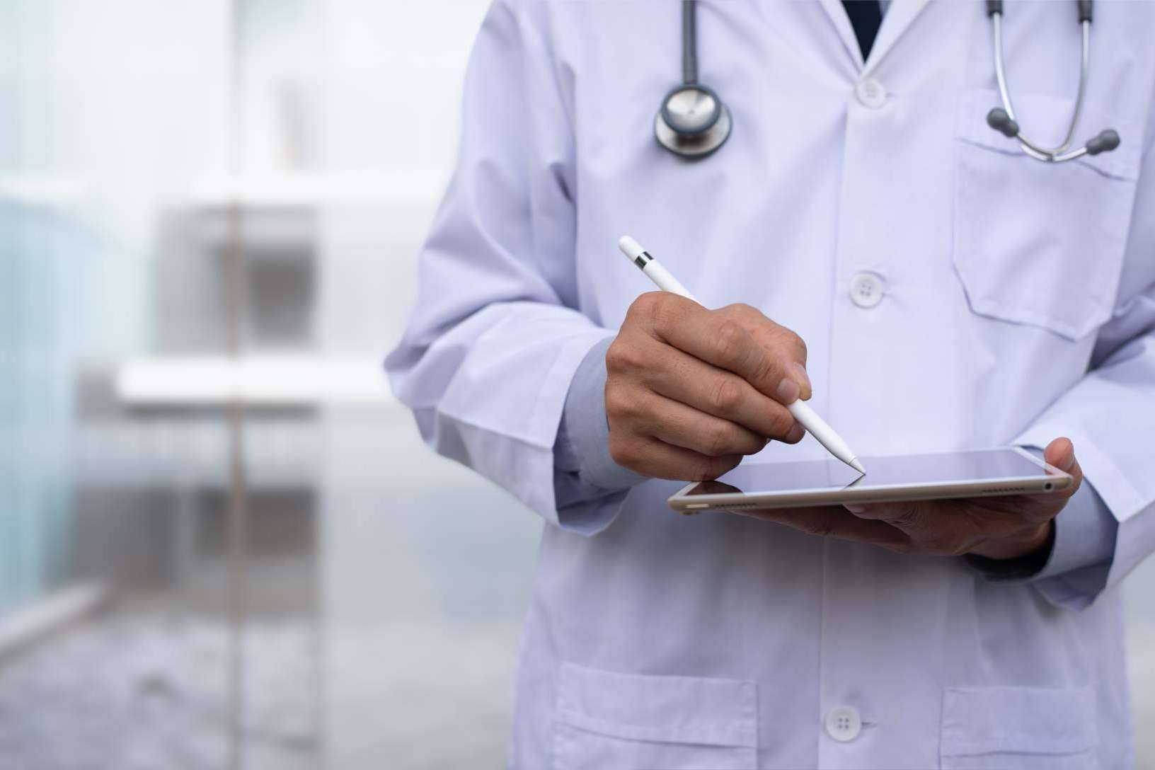 Los cursos homologados para sanitarios de AFOE Formación ayudan a aprobar las oposiciones