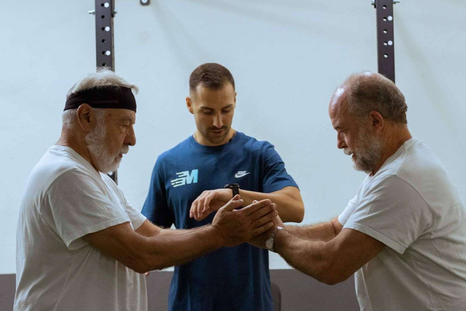 Por qué es importante entrenar la fuerza en personas mayores de 60 años, con Muévete Conmigo
