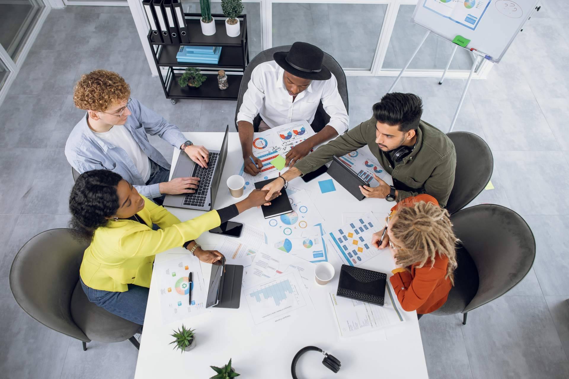 El software de automatización para las relaciones con los clientes, AXGA CRM, permite liberar el potencial de un cliente