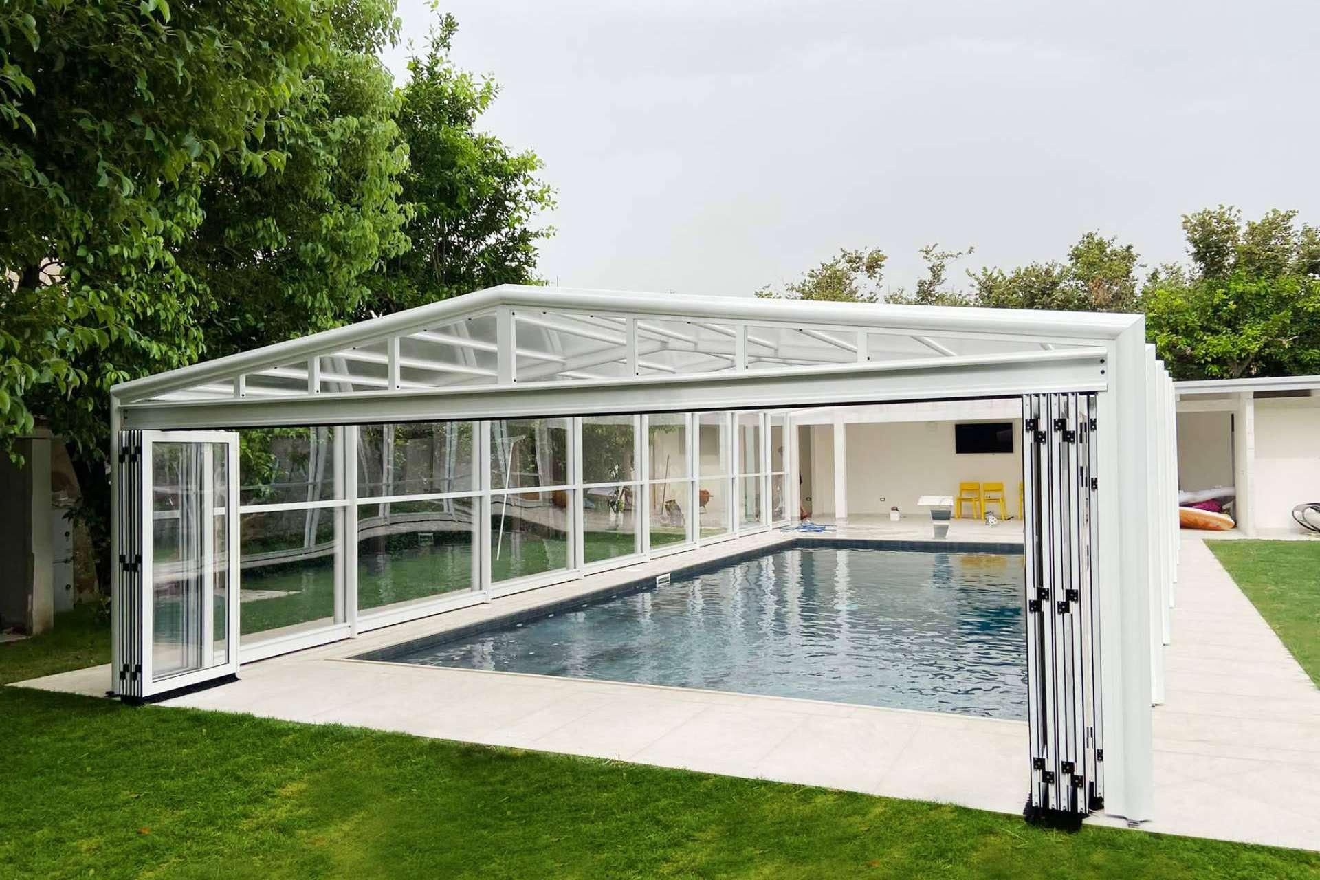 Comprar excelentes cubiertas para piscinas enterradas con el catálogo de COVERTTO