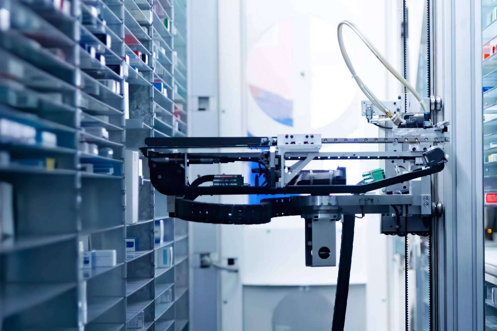 Automatizar una farmacia con robots, ¿cuáles son sus beneficios?, por Grupo Farma10
