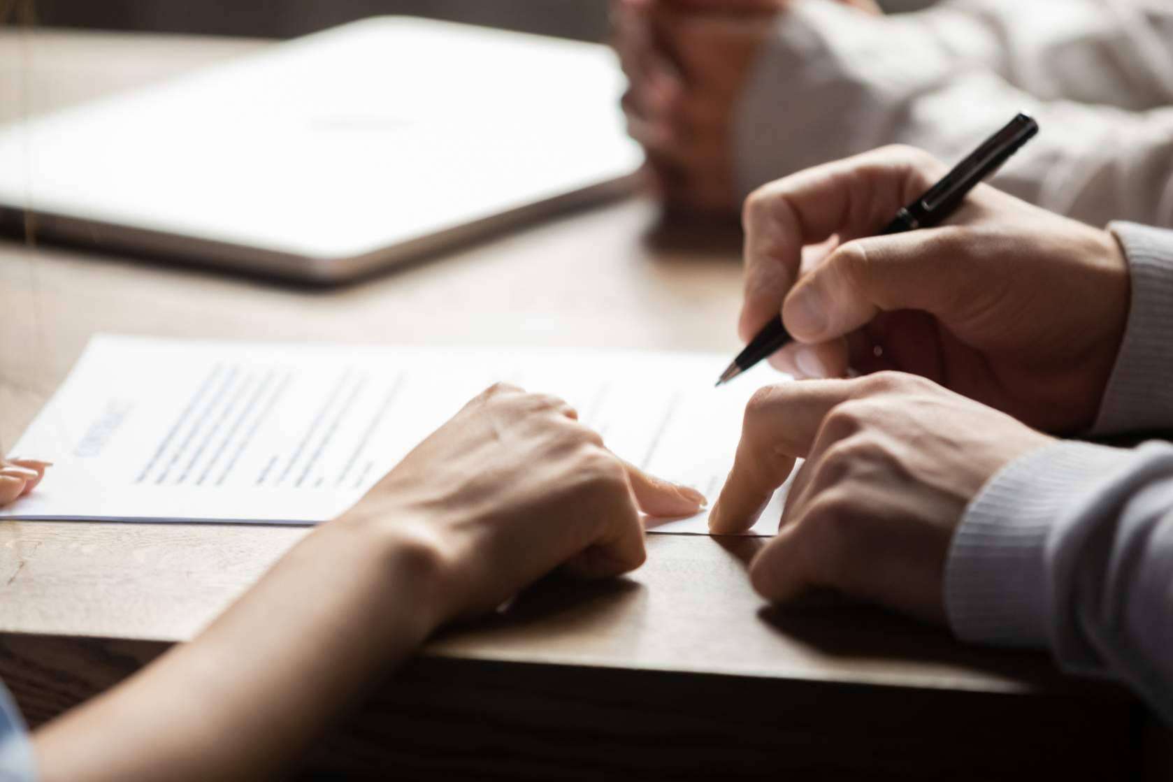 Servicio de Bazán Abogados para el contrato de ejecución de obra