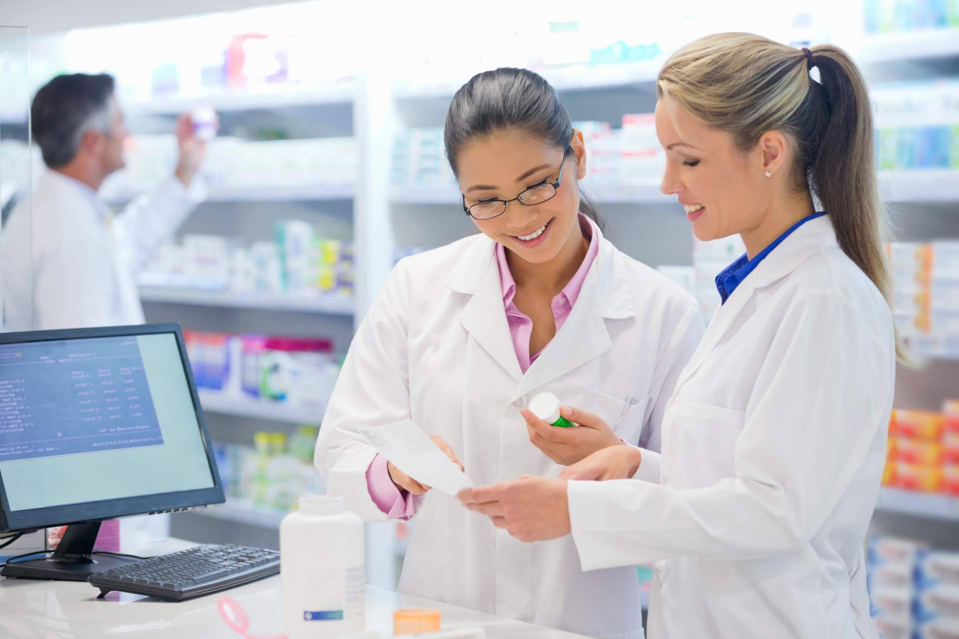 ¿Cuáles son las principales ventajas de la formación en Farmacia y Parafarmacia de EEP iGroup?