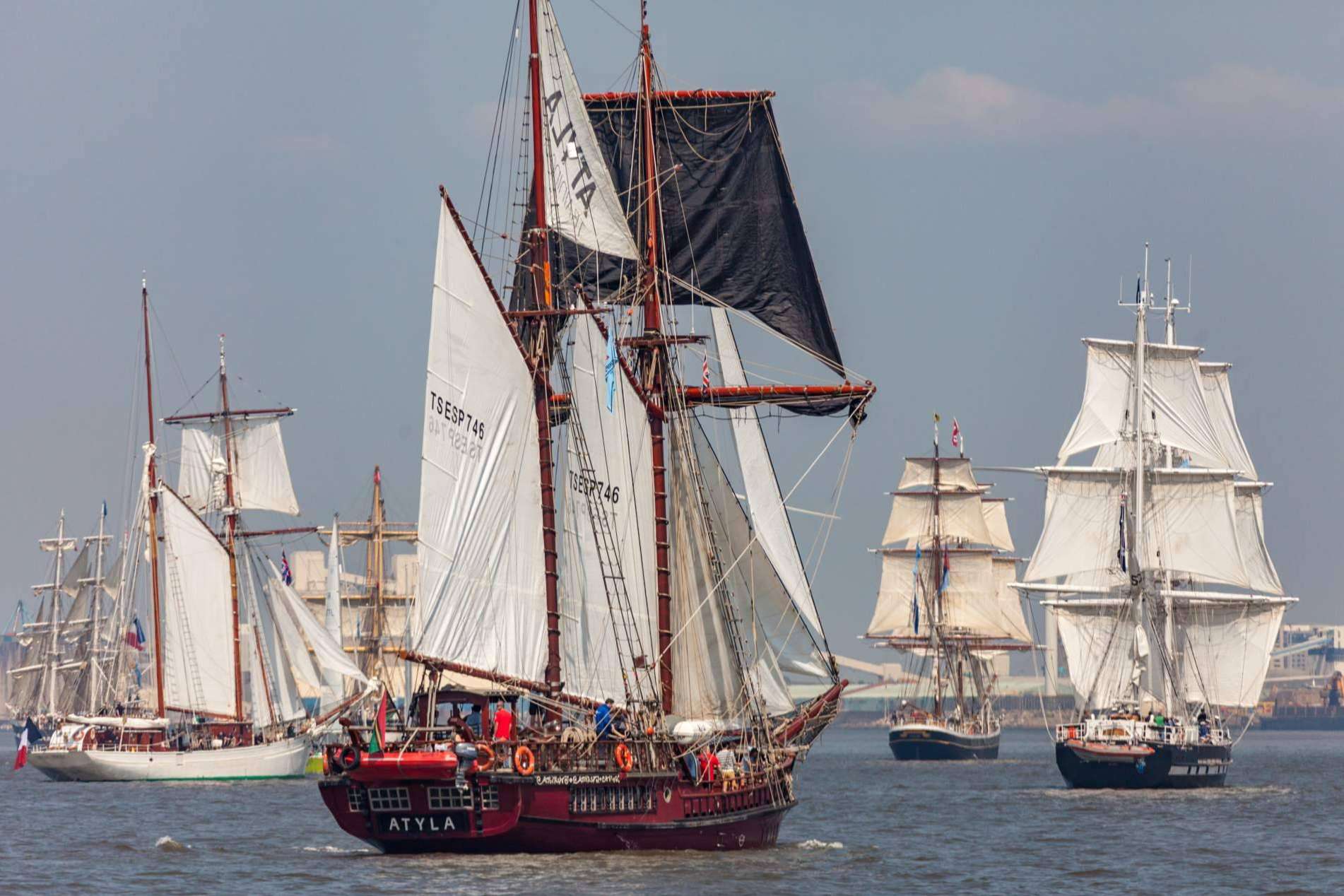 Primeros barcos confirmados para la regata de grandes veleros 2023 en Coruña y Cádiz