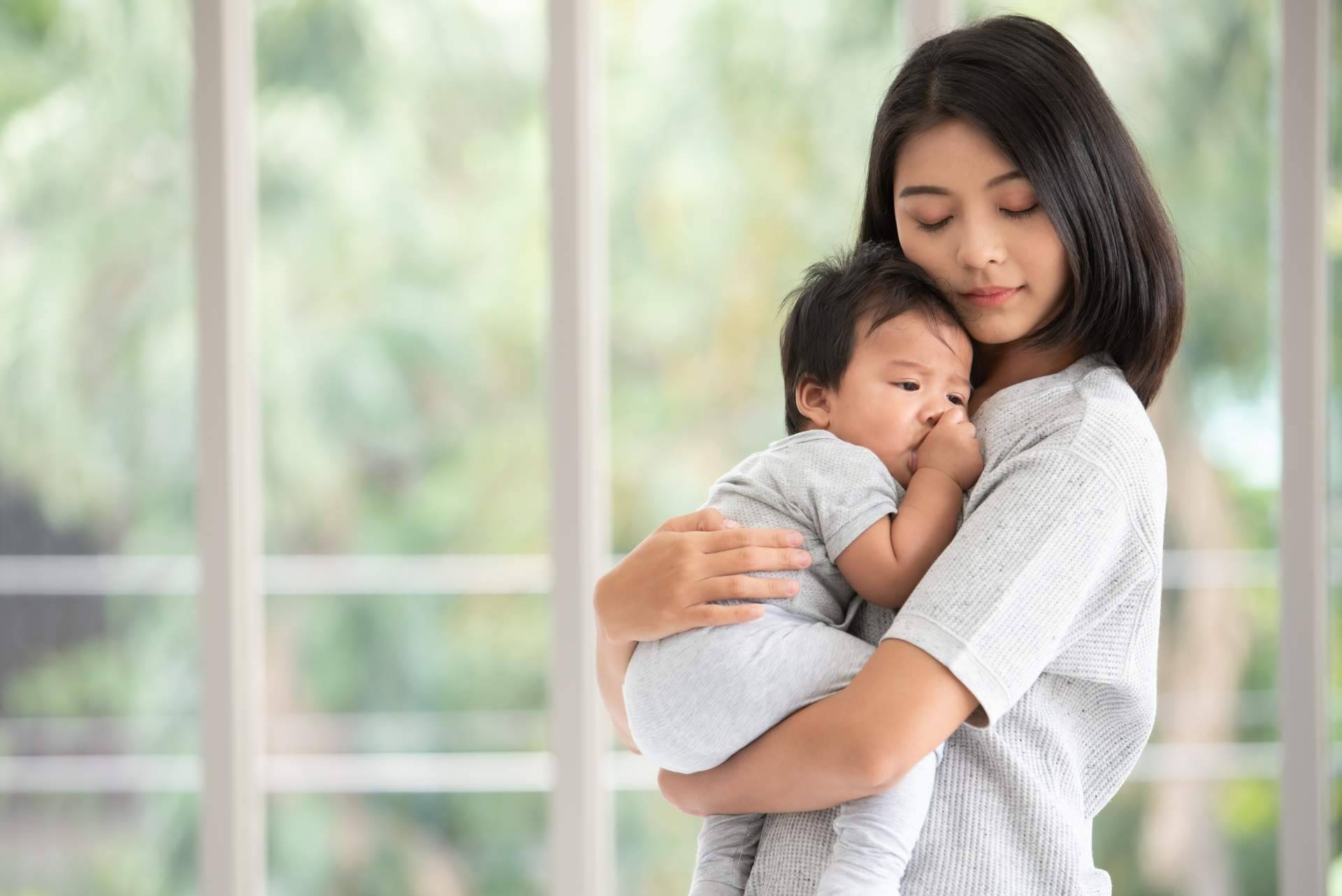 Beneficios físicos y emocionales de la lactancia para el bebé, de la mano de Mamá de Lujo