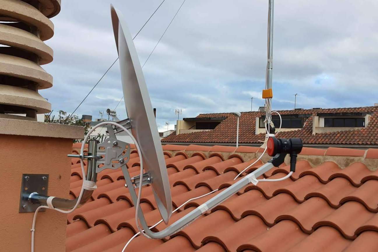 Servicio de instalación y reparación de señal de antenas parabólicas en Antenistas Valencia