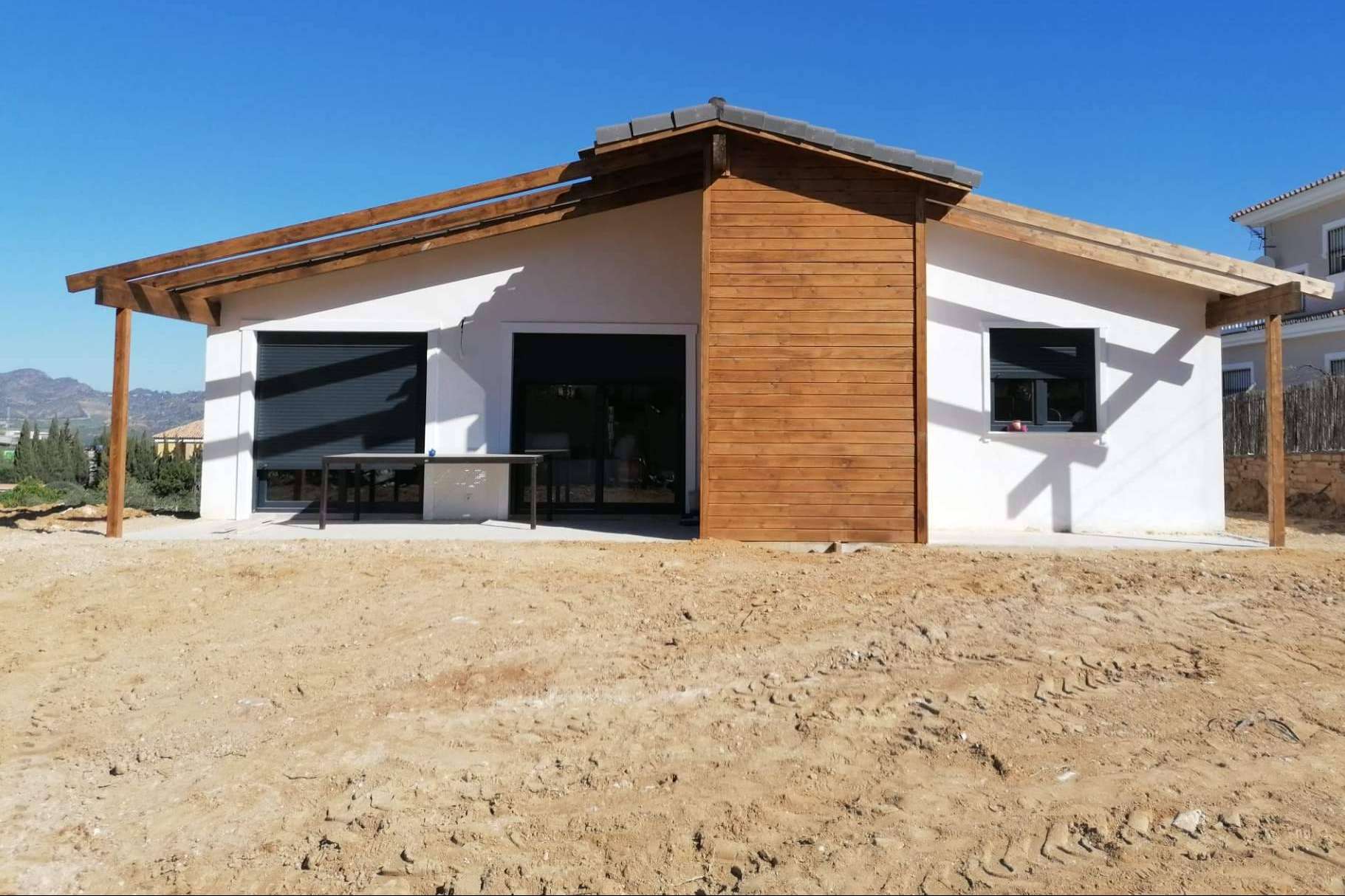 Venta y montaje de casas de madera, con Grupo DELMADER