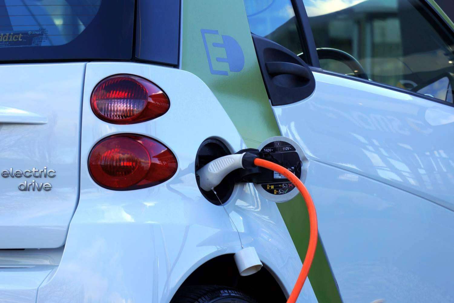 Acerca de las estaciones de recarga rápida para vehículos eléctricos en el Club de Golf Olivar de la Hinojosa