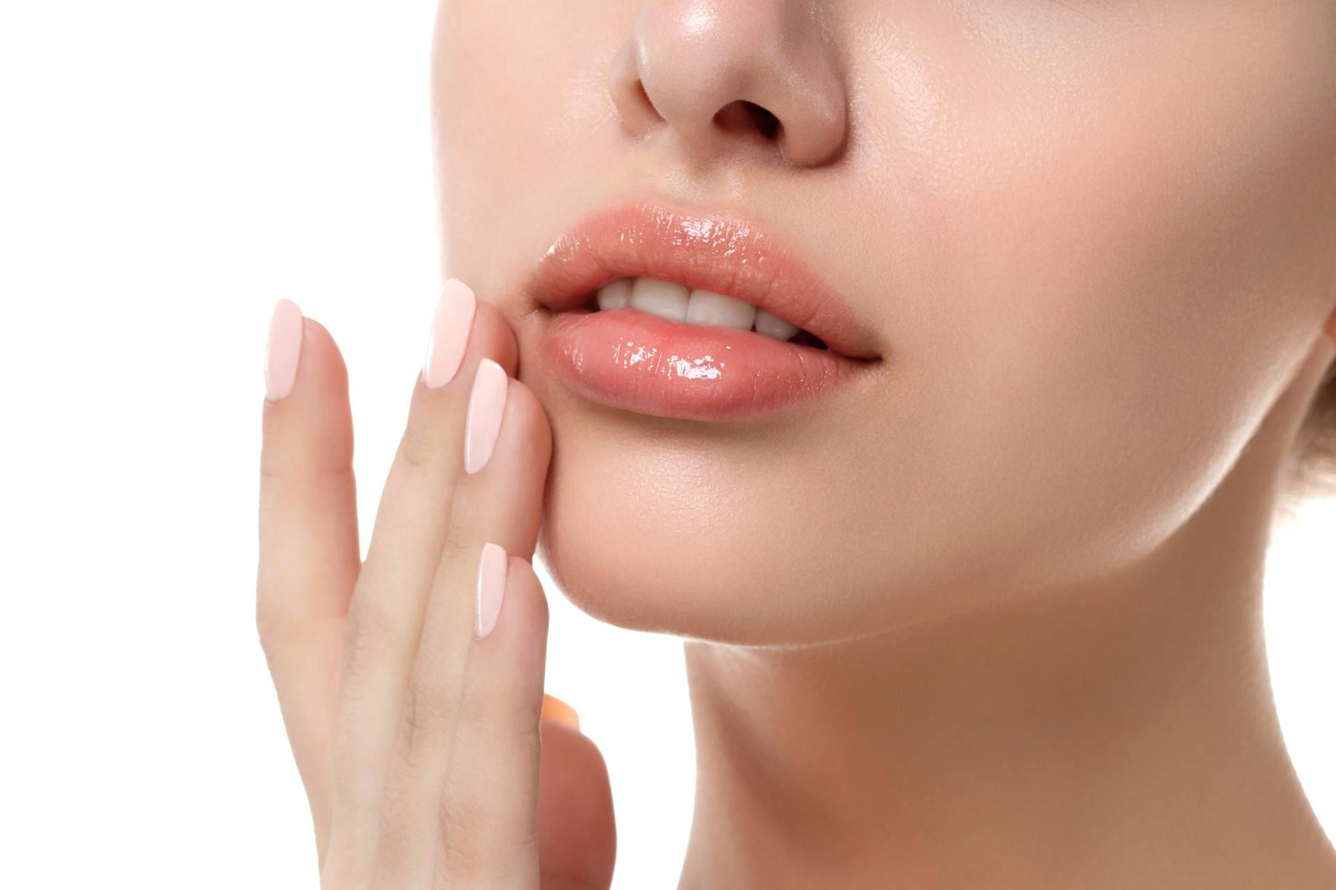 360Clinics ofrece un tratamiento de hidratación de labios con ácido hialurónico en España