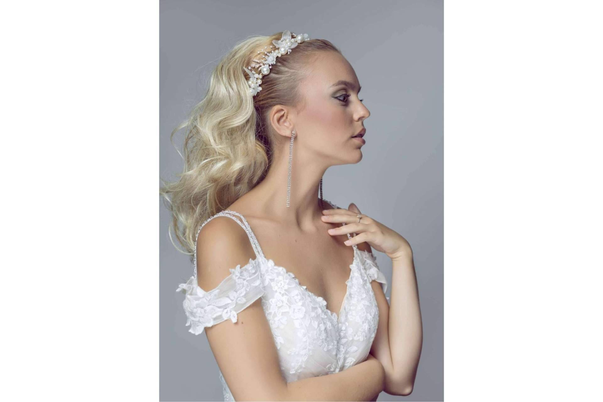 PELUQUERÍA SABAI ofrece servicios de maquillaje y peluquería para novias