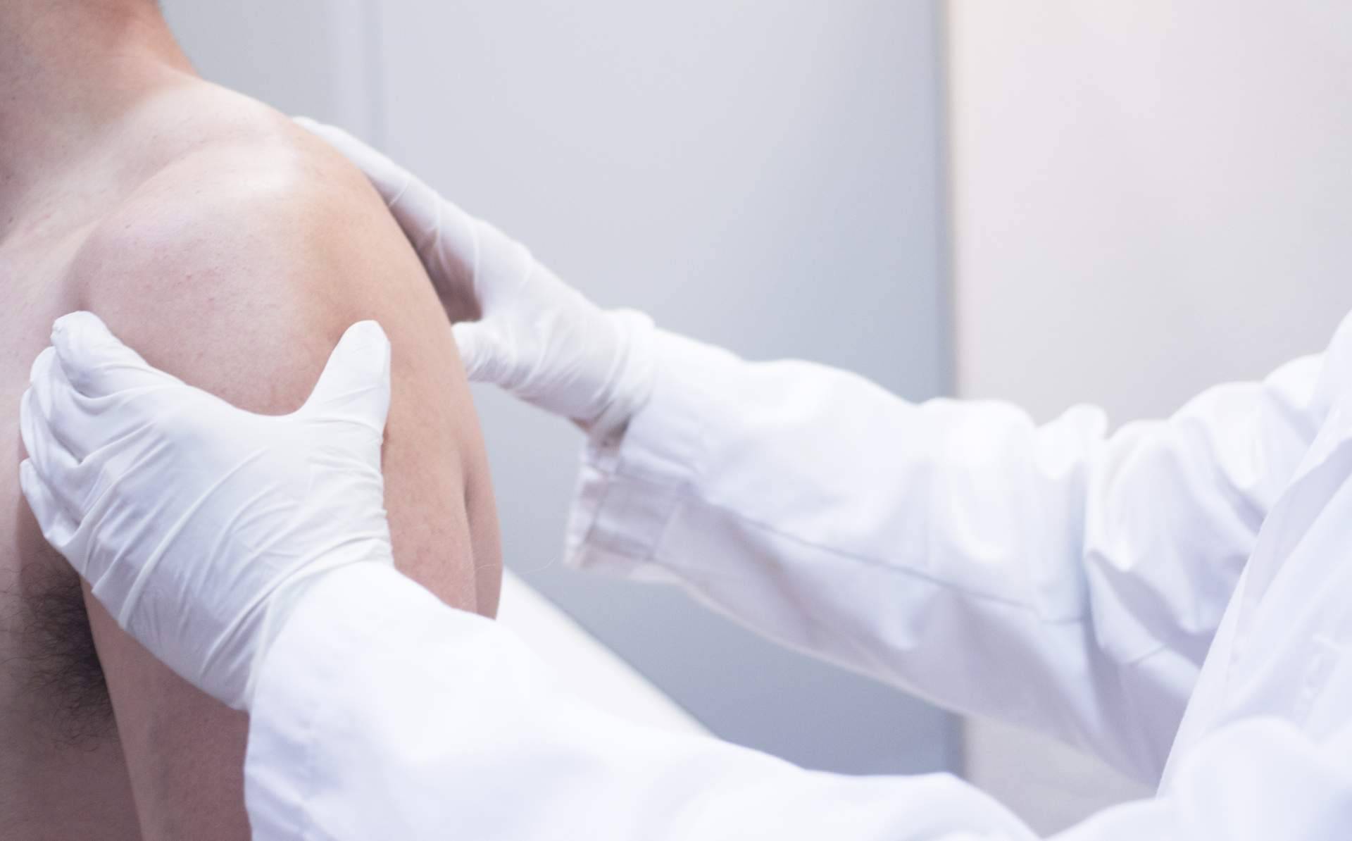 ¿En qué consiste y cuál es el tratamiento de la luxación acromioclavicular?, por Miguel Romero